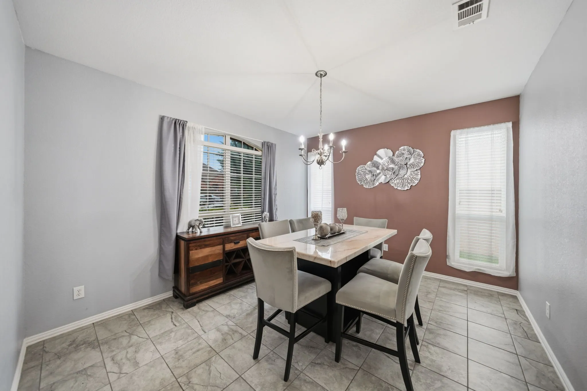 Single Family Residence For Sale in Dallas County , 6430 Meadowcrest Lane, Sachse, Texas 75048, 4 Bedrooms, 3 Bathrooms, 2 Garage spaces, 2,943 Sqft, built in 2004, Price $500,000, mls#21253156, Real Estate Agent in Sachse, Homes For Sale in Dallas county, Homes For Sale in Sachse, Realtor in Sachse Texas, Real Estate Brokerage Independent Realty Texas, Luminita Cordes Realtor