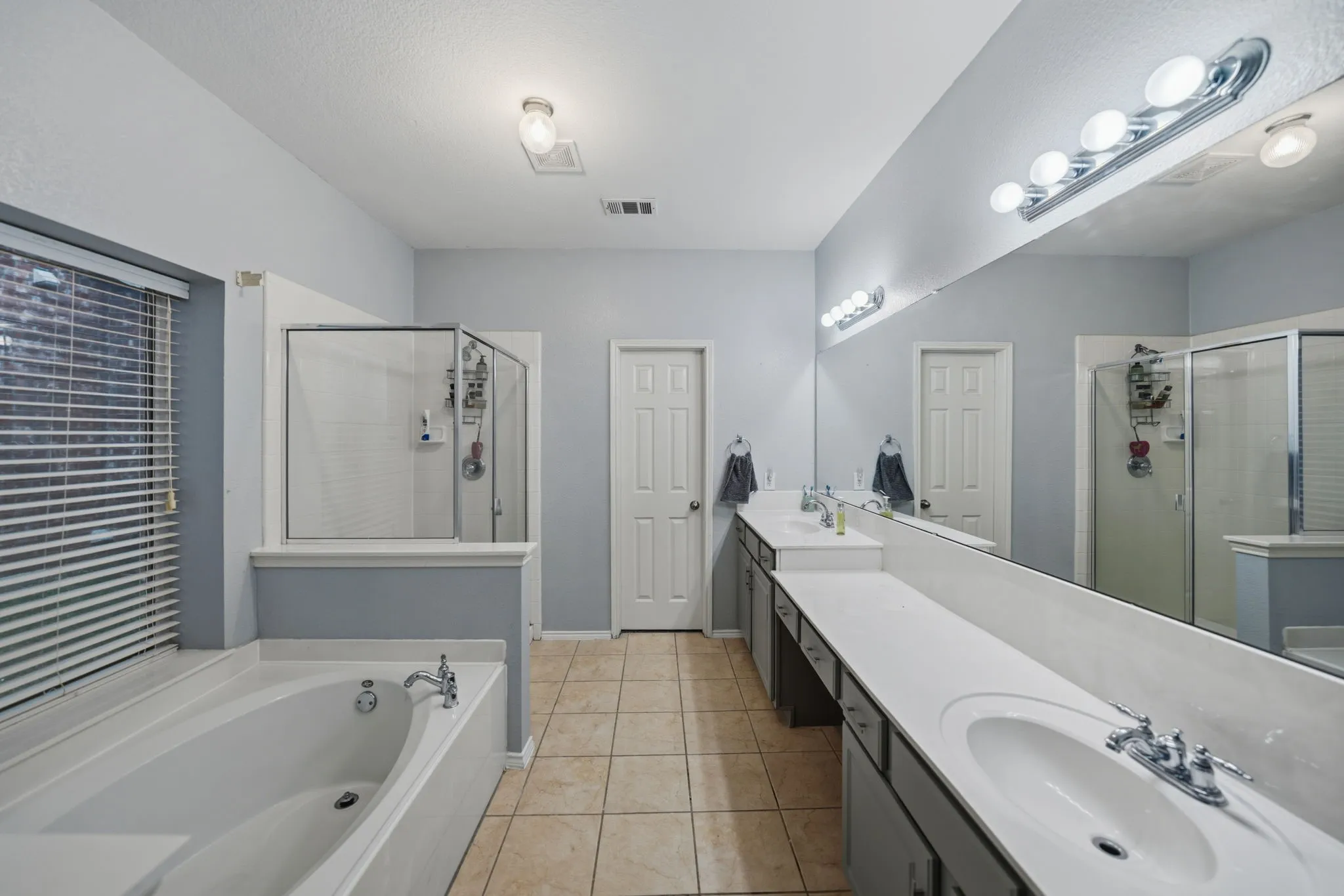 Single Family Residence For Sale in Dallas County , 6430 Meadowcrest Lane, Sachse, Texas 75048, 4 Bedrooms, 3 Bathrooms, 2 Garage spaces, 2,943 Sqft, built in 2004, Price $500,000, mls#21253156, Real Estate Agent in Sachse, Homes For Sale in Dallas county, Homes For Sale in Sachse, Realtor in Sachse Texas, Real Estate Brokerage Independent Realty Texas, Luminita Cordes Realtor