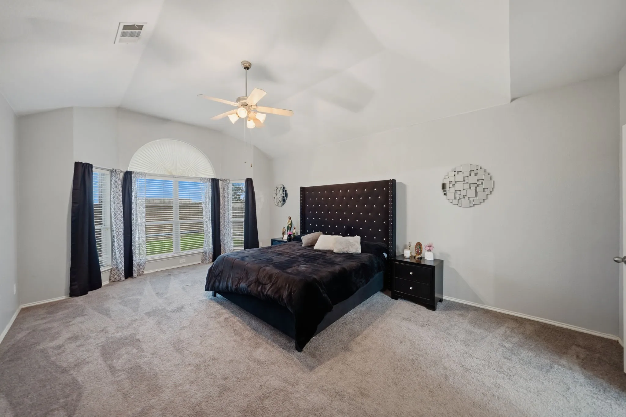 Single Family Residence For Sale in Dallas County , 6430 Meadowcrest Lane, Sachse, Texas 75048, 4 Bedrooms, 3 Bathrooms, 2 Garage spaces, 2,943 Sqft, built in 2004, Price $500,000, mls#21253156, Real Estate Agent in Sachse, Homes For Sale in Dallas county, Homes For Sale in Sachse, Realtor in Sachse Texas, Real Estate Brokerage Independent Realty Texas, Luminita Cordes Realtor