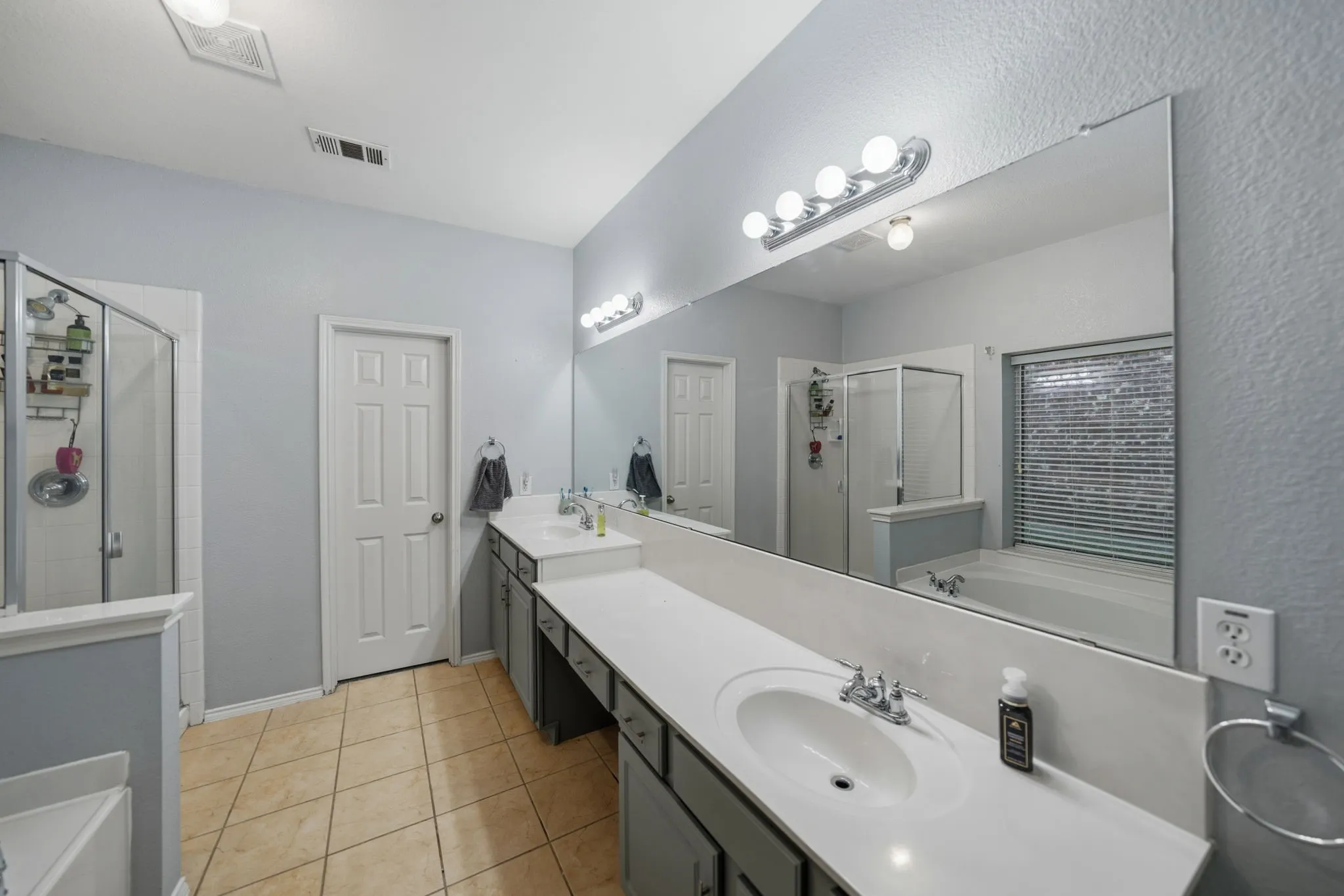 Single Family Residence For Sale in Dallas County , 6430 Meadowcrest Lane, Sachse, Texas 75048, 4 Bedrooms, 3 Bathrooms, 2 Garage spaces, 2,943 Sqft, built in 2004, Price $500,000, mls#21253156, Real Estate Agent in Sachse, Homes For Sale in Dallas county, Homes For Sale in Sachse, Realtor in Sachse Texas, Real Estate Brokerage Independent Realty Texas, Luminita Cordes Realtor