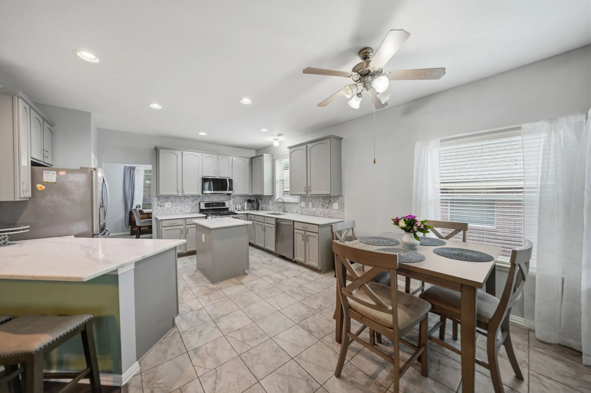 Single Family Residence For Sale in Dallas County , 6430 Meadowcrest Lane, Sachse, Texas 75048, 4 Bedrooms, 3 Bathrooms, 2 Garage spaces, 2,943 Sqft, built in 2004, Price $500,000, mls#21253156, Real Estate Agent in Sachse, Homes For Sale in Dallas county, Homes For Sale in Sachse, Realtor in Sachse Texas, Real Estate Brokerage Independent Realty Texas, Luminita Cordes Realtor