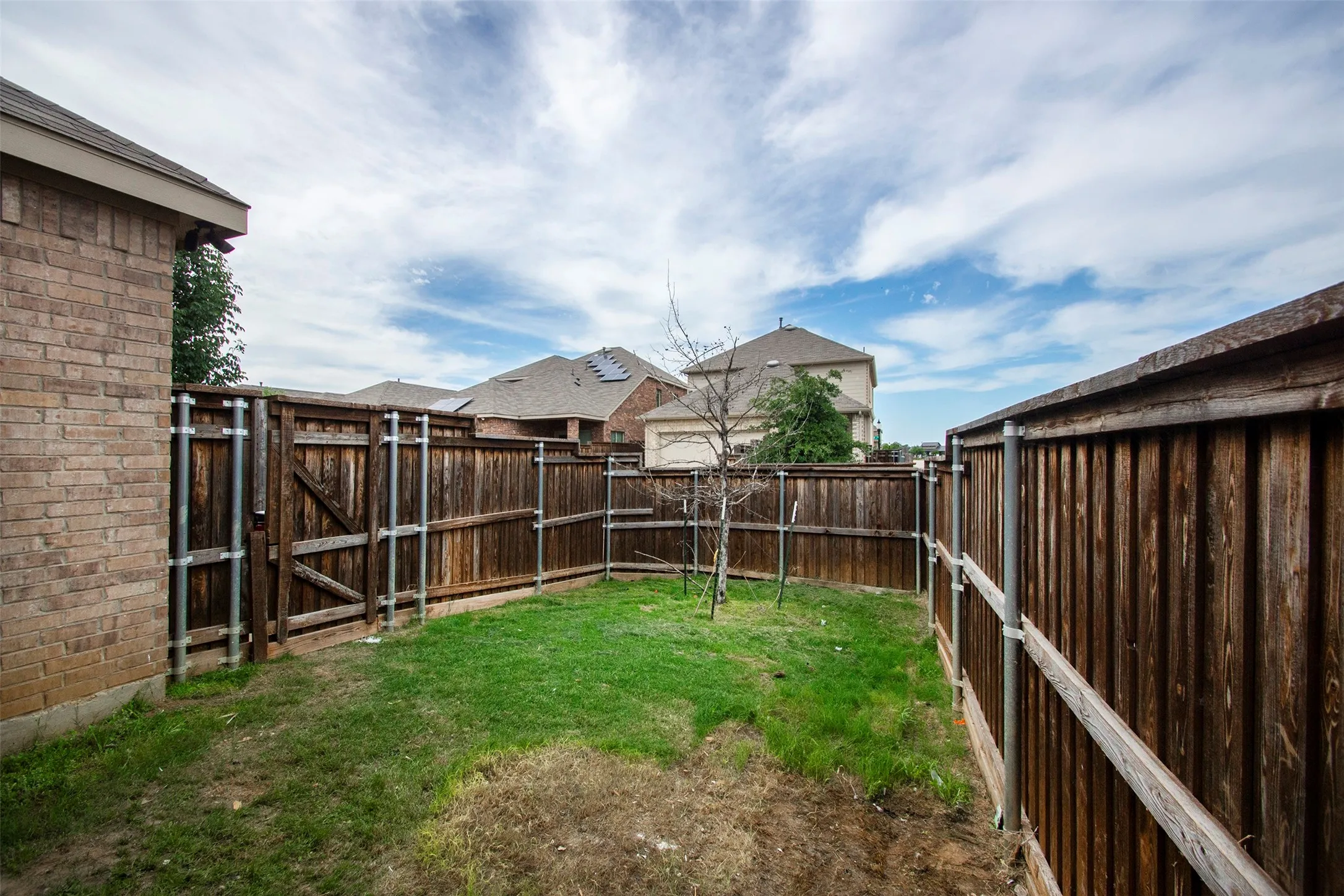 Single Family Residence For Sale in Denton County , 2301 Brightstone Drive, Little Elm, Texas 76227, 4 Bedroom, 3 Bathroom, 2 Garage spaces, 2,184 Sqft, built in 2019, mls#21220307, Real Estate Agent in Little Elm, Homes For Sale in Denton county, Homes For Sale in Little Elm, Realtor in Little Elm Texas, Real Estate Brokerage Independent Realty Texas, Luminita Cordes Realtor