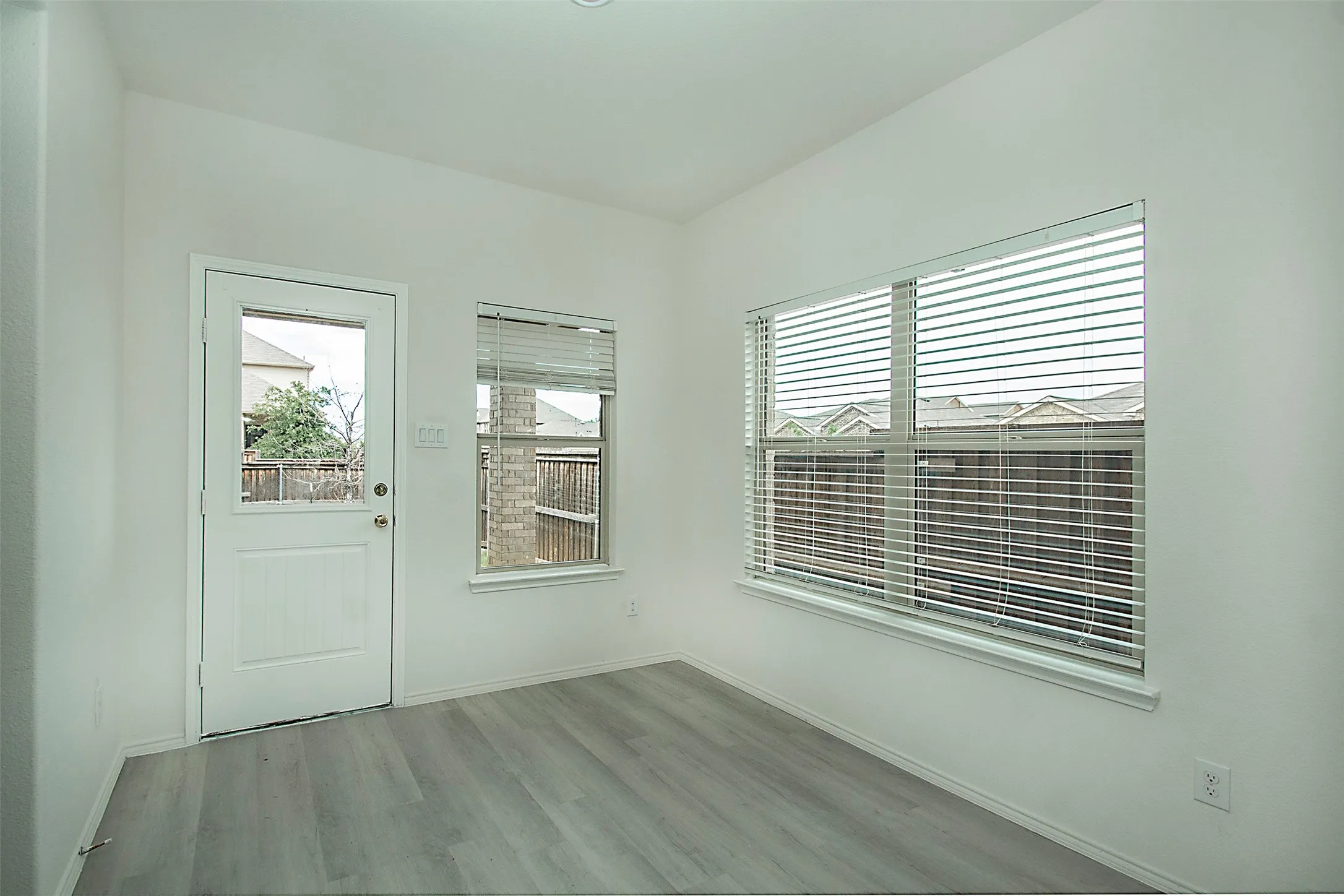 Single Family Residence For Sale in Denton County , 2301 Brightstone Drive, Little Elm, Texas 76227, 4 Bedroom, 3 Bathroom, 2 Garage spaces, 2,184 Sqft, built in 2019, mls#21220307, Real Estate Agent in Little Elm, Homes For Sale in Denton county, Homes For Sale in Little Elm, Realtor in Little Elm Texas, Real Estate Brokerage Independent Realty Texas, Luminita Cordes Realtor