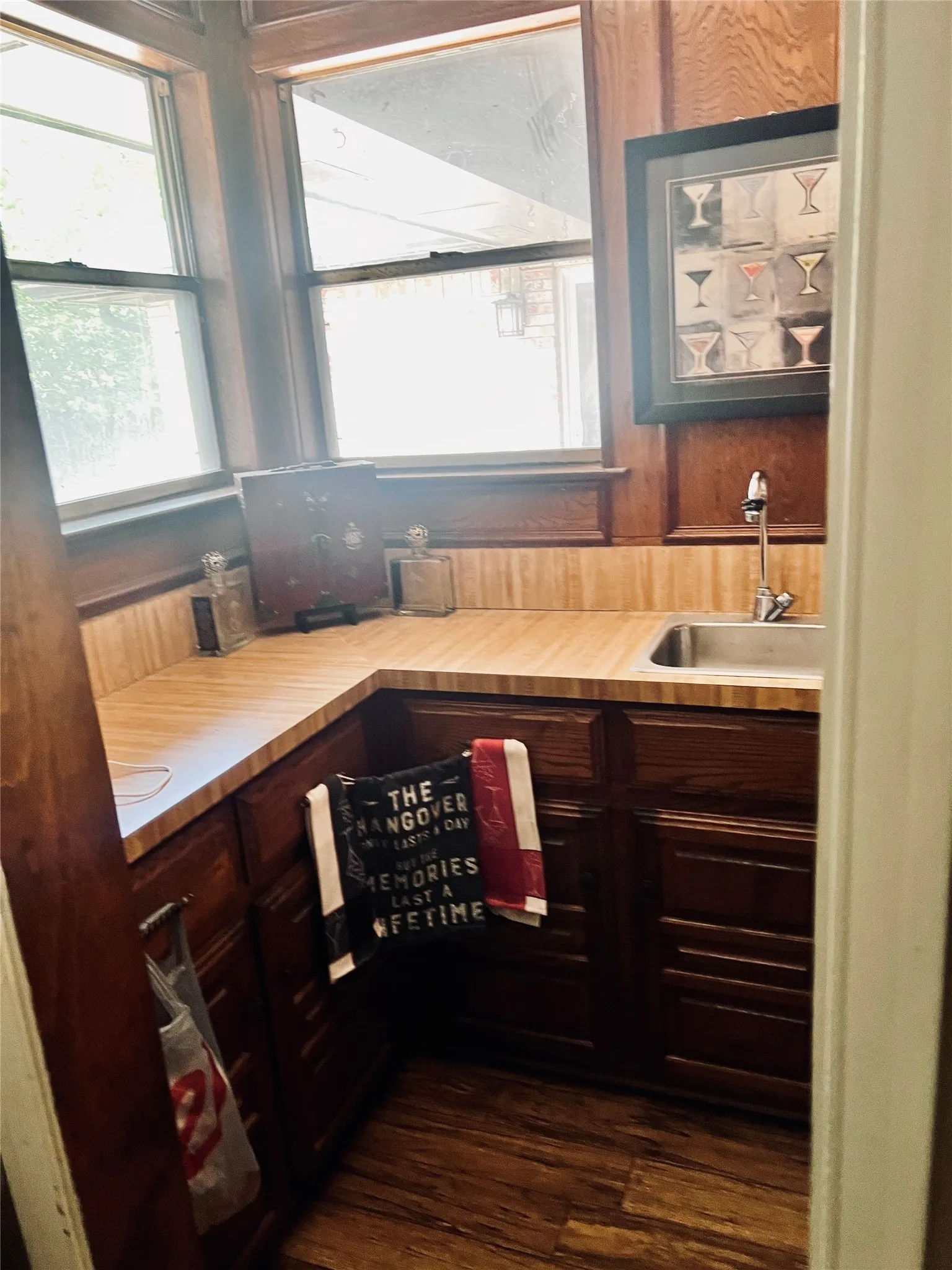 Wet Bar with lots of cabinets