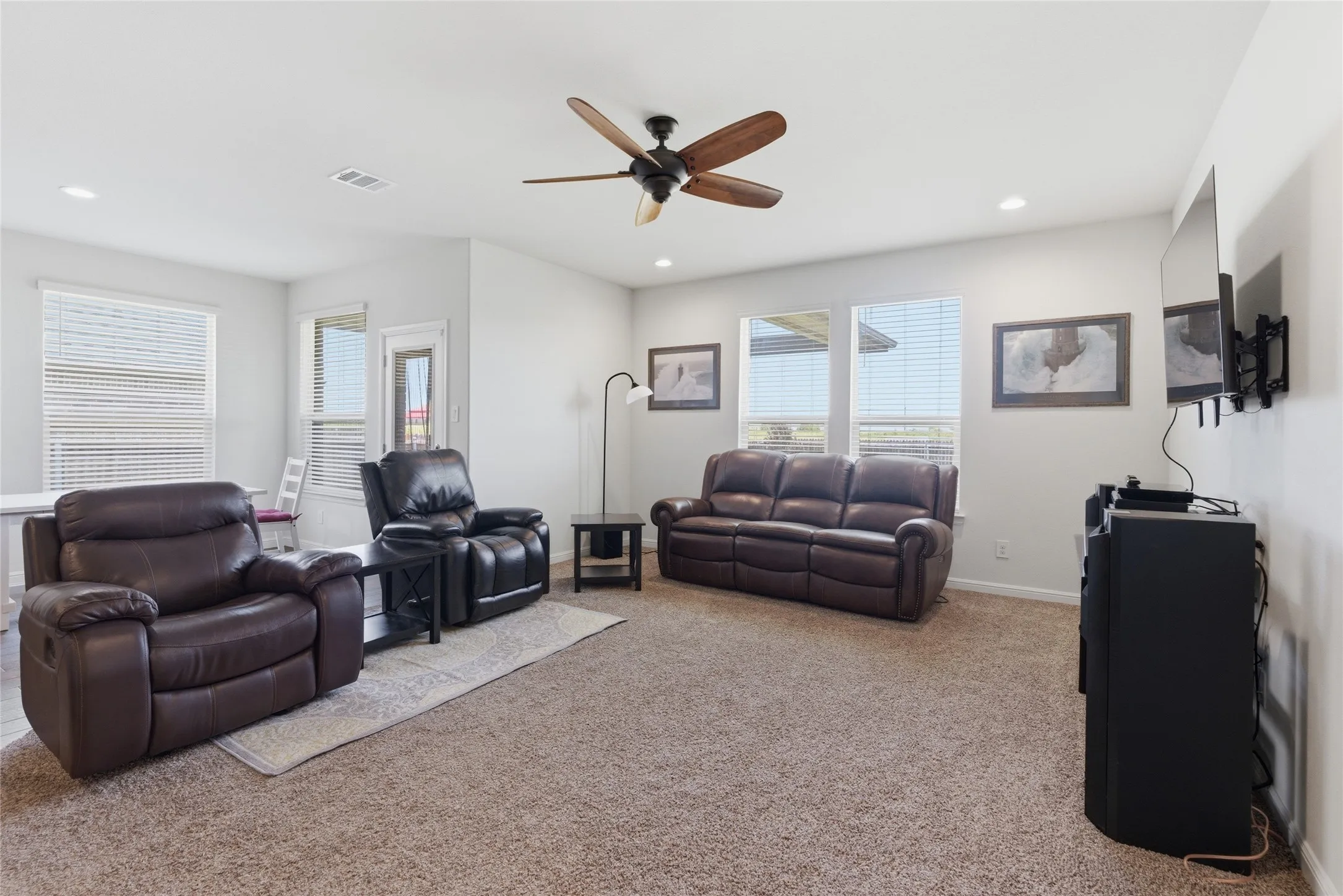 Single Family Residence For Sale in Denton County , 3212 Camden Creek Road, Krum, Texas 76249, 4 Bedroom, 2 Bathroom, 2 Garage spaces, 2,030 Sqft, built in 2020, mls#21261165, Real Estate Agent in Krum, Homes For Sale in Denton county, Homes For Sale in Krum, Realtor in Krum Texas, Real Estate Brokerage Independent Realty Texas, Luminita Cordes Realtor