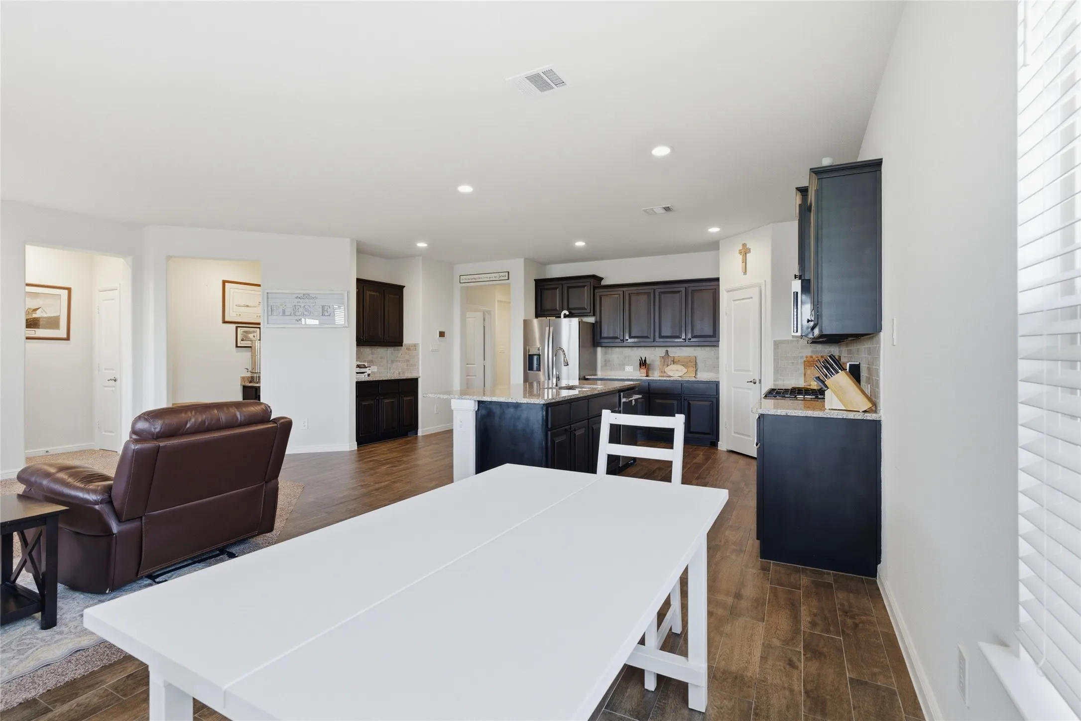 Single Family Residence For Sale in Denton County , 3212 Camden Creek Road, Krum, Texas 76249, 4 Bedroom, 2 Bathroom, 2 Garage spaces, 2,030 Sqft, built in 2020, mls#21261165, Real Estate Agent in Krum, Homes For Sale in Denton county, Homes For Sale in Krum, Realtor in Krum Texas, Real Estate Brokerage Independent Realty Texas, Luminita Cordes Realtor