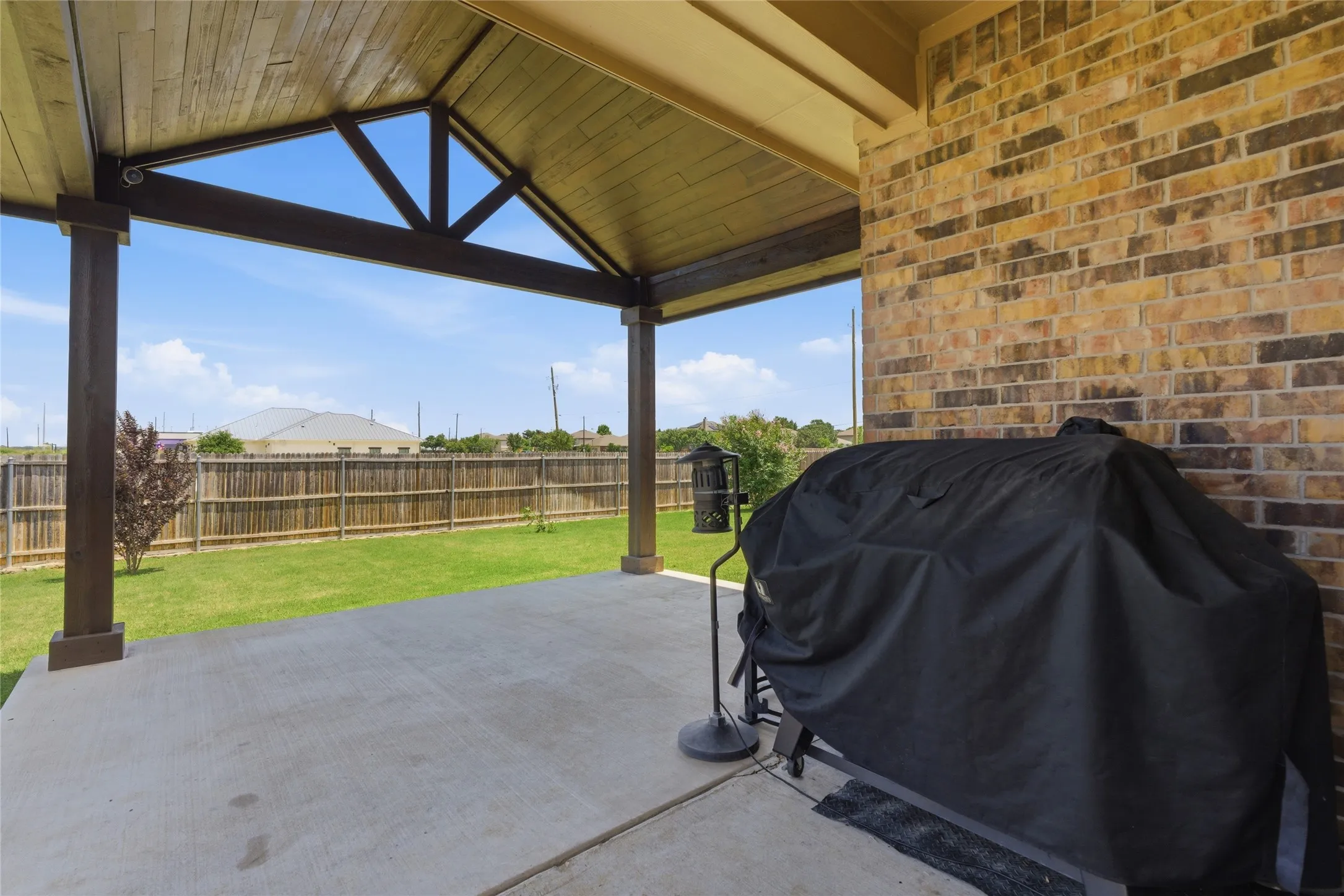 Single Family Residence For Sale in Denton County , 3212 Camden Creek Road, Krum, Texas 76249, 4 Bedroom, 2 Bathroom, 2 Garage spaces, 2,030 Sqft, built in 2020, mls#21261165, Real Estate Agent in Krum, Homes For Sale in Denton county, Homes For Sale in Krum, Realtor in Krum Texas, Real Estate Brokerage Independent Realty Texas, Luminita Cordes Realtor