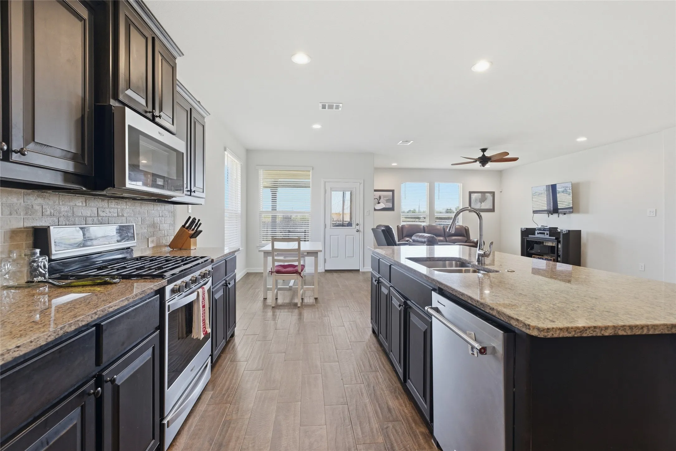 Single Family Residence For Sale in Denton County , 3212 Camden Creek Road, Krum, Texas 76249, 4 Bedroom, 2 Bathroom, 2 Garage spaces, 2,030 Sqft, built in 2020, mls#21261165, Real Estate Agent in Krum, Homes For Sale in Denton county, Homes For Sale in Krum, Realtor in Krum Texas, Real Estate Brokerage Independent Realty Texas, Luminita Cordes Realtor