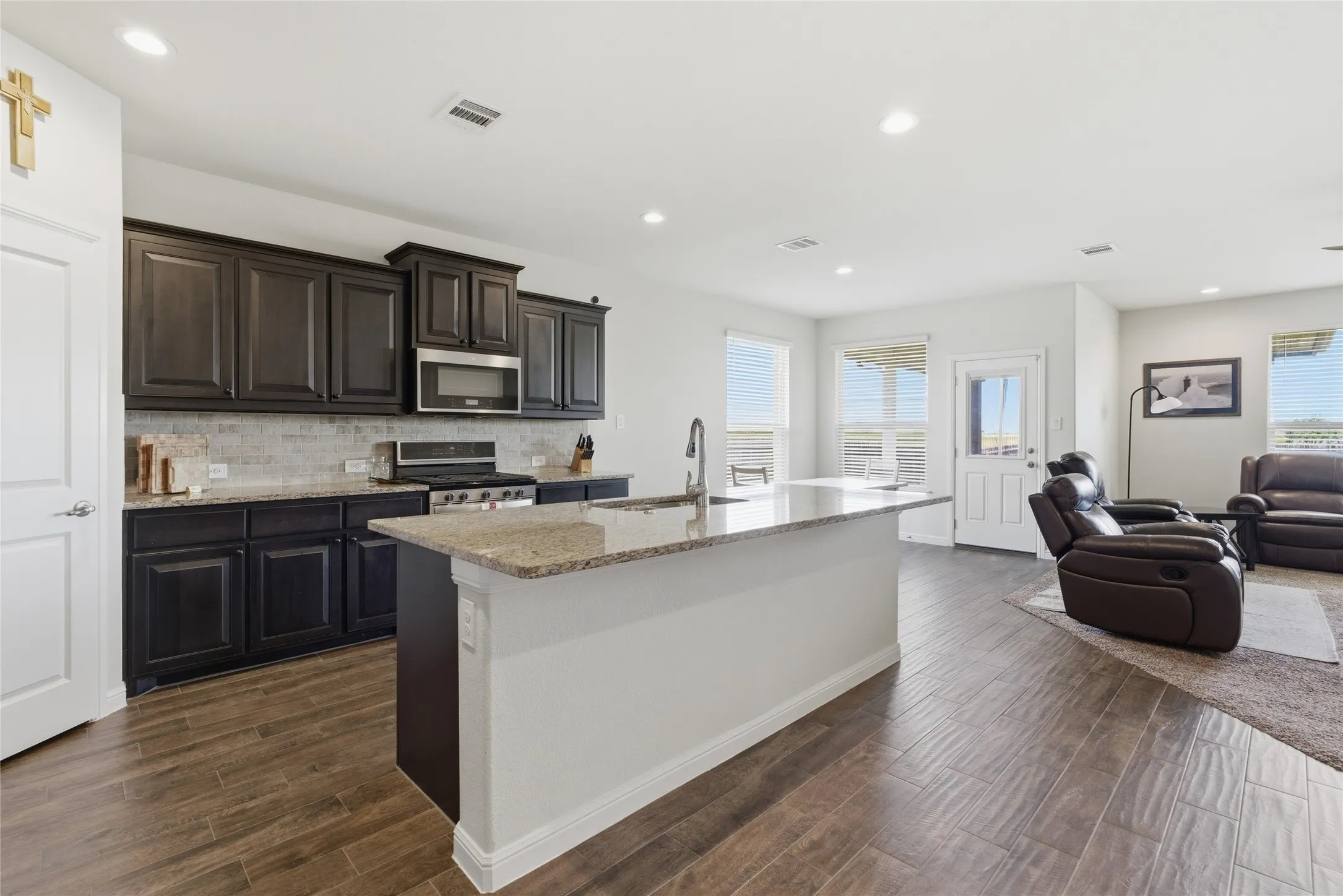 Single Family Residence For Sale in Denton County , 3212 Camden Creek Road, Krum, Texas 76249, 4 Bedroom, 2 Bathroom, 2 Garage spaces, 2,030 Sqft, built in 2020, mls#21261165, Real Estate Agent in Krum, Homes For Sale in Denton county, Homes For Sale in Krum, Realtor in Krum Texas, Real Estate Brokerage Independent Realty Texas, Luminita Cordes Realtor