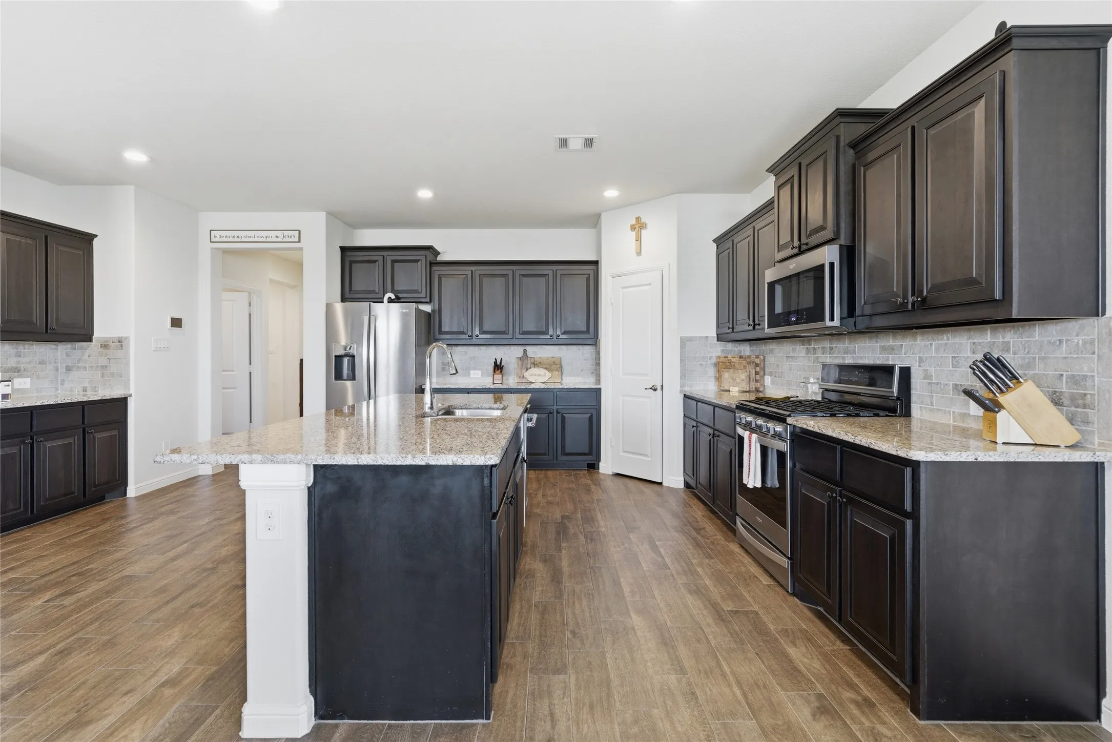 Single Family Residence For Sale in Denton County , 3212 Camden Creek Road, Krum, Texas 76249, 4 Bedroom, 2 Bathroom, 2 Garage spaces, 2,030 Sqft, built in 2020, mls#21261165, Real Estate Agent in Krum, Homes For Sale in Denton county, Homes For Sale in Krum, Realtor in Krum Texas, Real Estate Brokerage Independent Realty Texas, Luminita Cordes Realtor