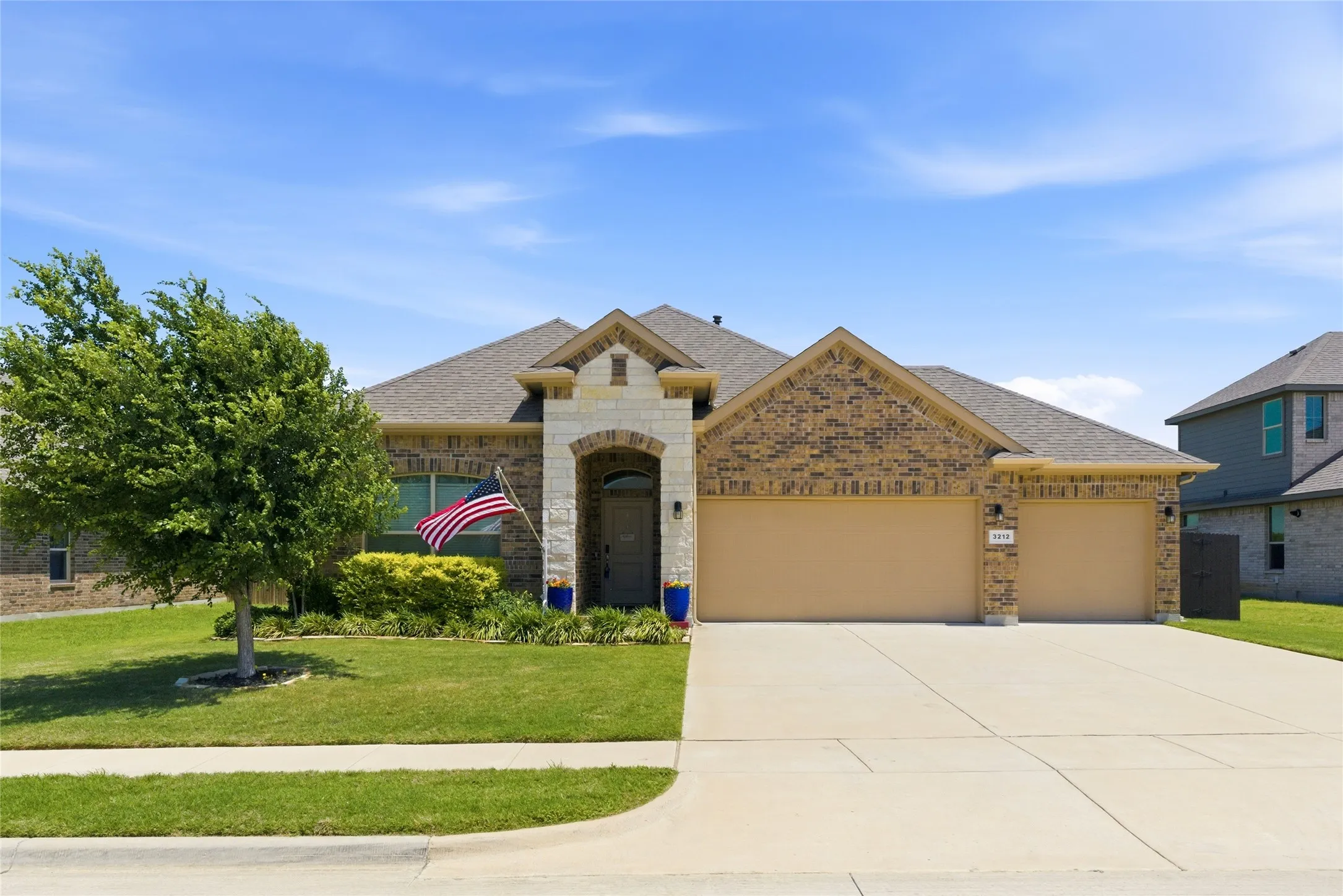 Single Family Residence For Sale in Denton County , 3212 Camden Creek Road, Krum, Texas 76249, 4 Bedroom, 2 Bathroom, 2 Garage spaces, 2,030 Sqft, built in 2020, mls#21261165, Real Estate Agent in Krum, Homes For Sale in Denton county, Homes For Sale in Krum, Realtor in Krum Texas, Real Estate Brokerage Independent Realty Texas, Luminita Cordes Realtor