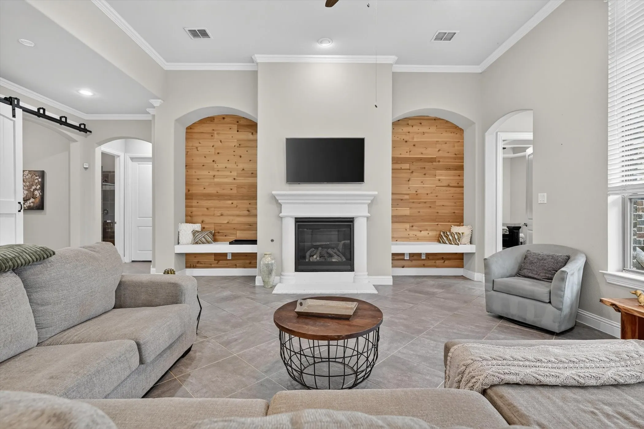 Single Family Residence For Sale in Grayson County , 1129 Stonebridge Pass, Gunter, Texas 75058, 5 Bedroom, 3 Bathroom, 2 Garage spaces, 2,934 Sqft, built in 2017, mls#21261170, Real Estate Agent in Gunter, Homes For Sale in Grayson county, Homes For Sale in Gunter, Realtor in Gunter Texas, Real Estate Brokerage Independent Realty Texas, Luminita Cordes Realtor