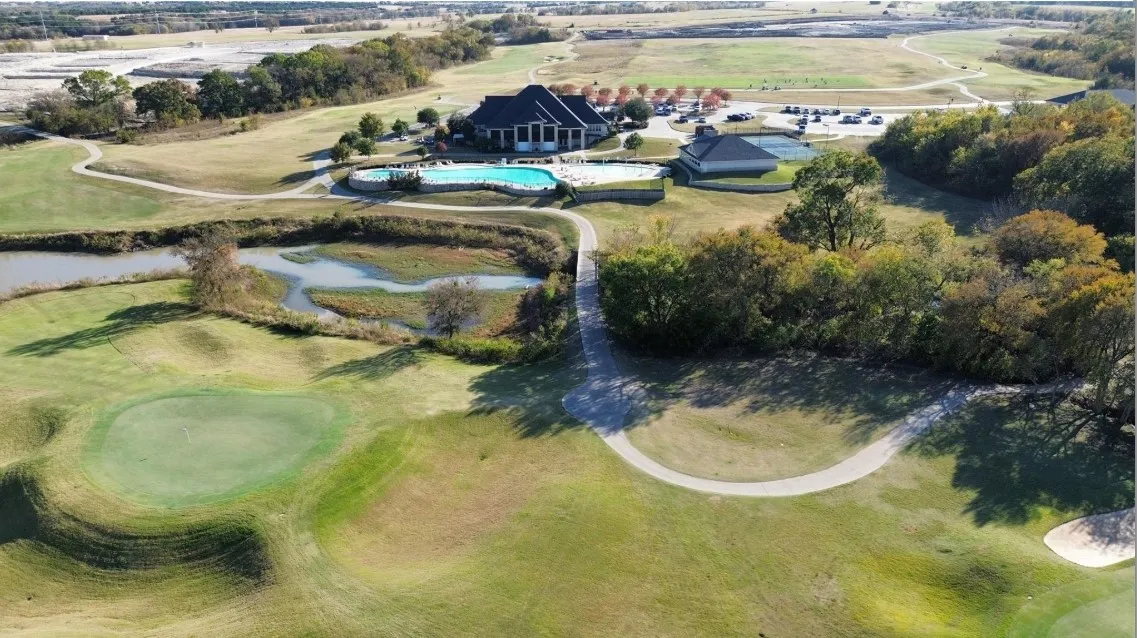Single Family Residence For Sale in Grayson County , 1129 Stonebridge Pass, Gunter, Texas 75058, 5 Bedroom, 3 Bathroom, 2 Garage spaces, 2,934 Sqft, built in 2017, mls#21261170, Real Estate Agent in Gunter, Homes For Sale in Grayson county, Homes For Sale in Gunter, Realtor in Gunter Texas, Real Estate Brokerage Independent Realty Texas, Luminita Cordes Realtor