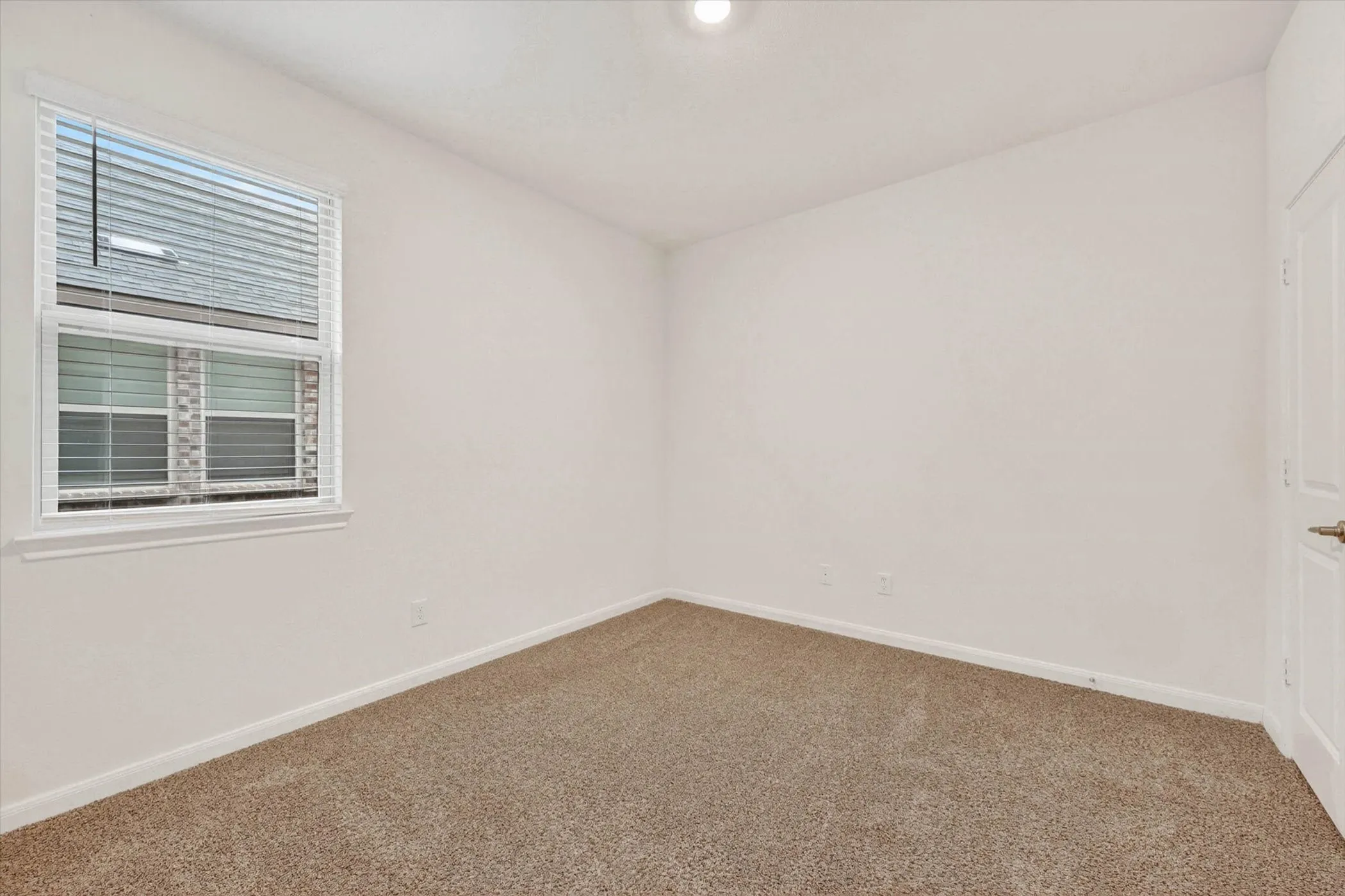 Single Family Residence For Rent in Grayson County , 3955 Oak Creek Circle, Denison, Texas 75020, 3 Bedroom, 3 Bathroom, 2 Garage spaces, 1,931 Sqft, built in 2022, mls#21261061, Real Estate Agent in Denison, Homes For Rent in Grayson county, Homes For Rent in Denison, Realtor in Denison Texas, Real Estate Brokerage Independent Realty Texas, Luminita Cordes Realtor