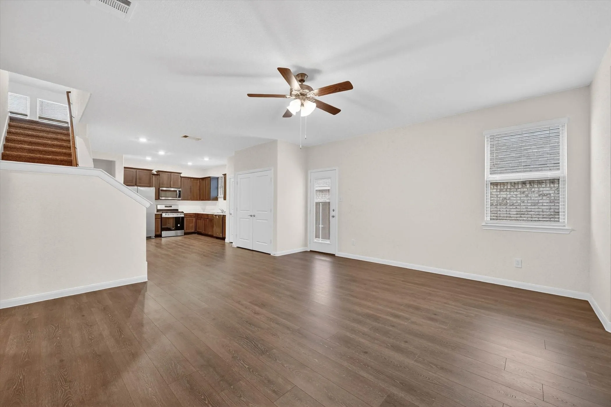 Single Family Residence For Rent in Grayson County , 3955 Oak Creek Circle, Denison, Texas 75020, 3 Bedroom, 3 Bathroom, 2 Garage spaces, 1,931 Sqft, built in 2022, mls#21261061, Real Estate Agent in Denison, Homes For Rent in Grayson county, Homes For Rent in Denison, Realtor in Denison Texas, Real Estate Brokerage Independent Realty Texas, Luminita Cordes Realtor