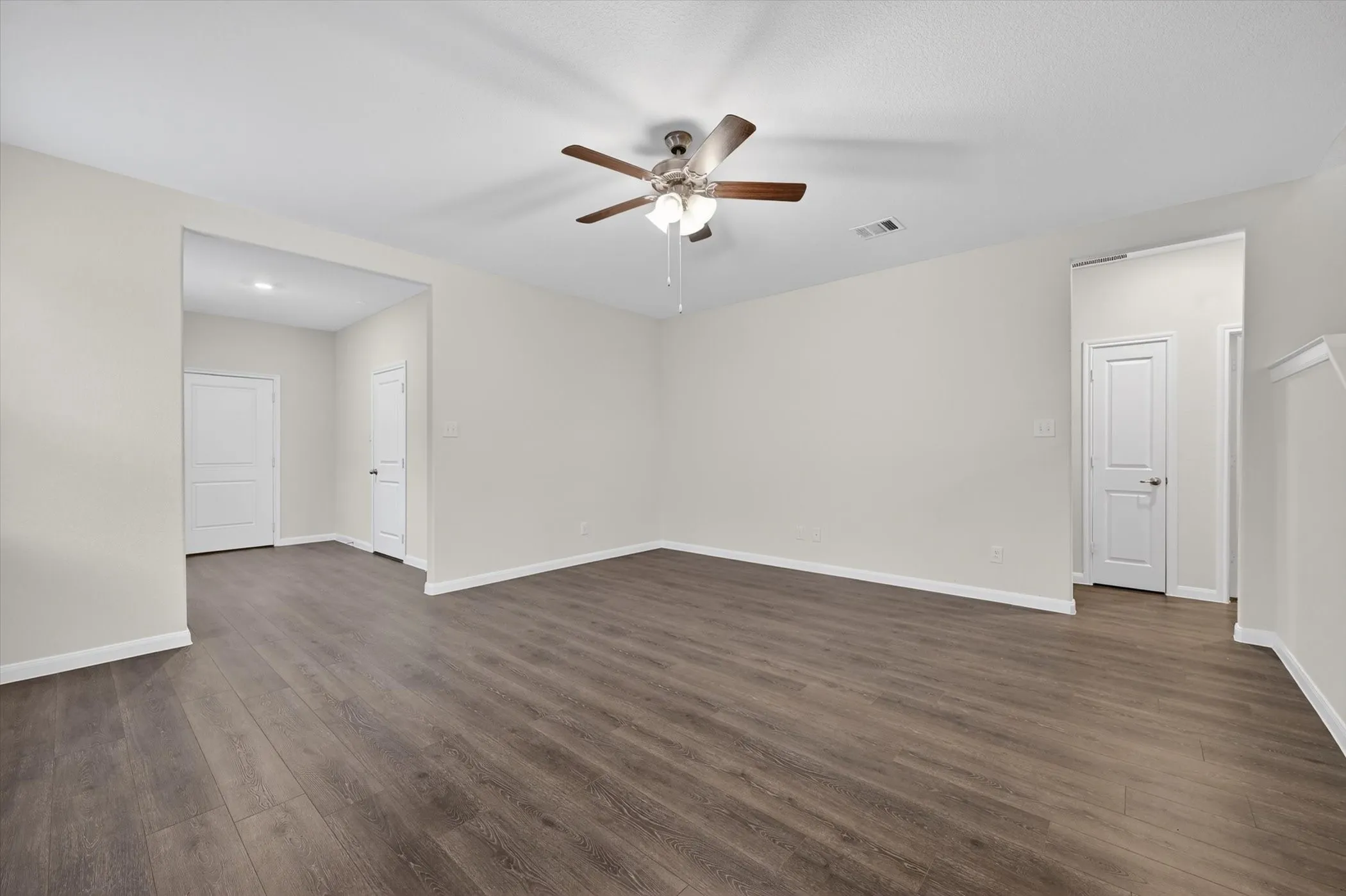 Single Family Residence For Rent in Grayson County , 3955 Oak Creek Circle, Denison, Texas 75020, 3 Bedroom, 3 Bathroom, 2 Garage spaces, 1,931 Sqft, built in 2022, mls#21261061, Real Estate Agent in Denison, Homes For Rent in Grayson county, Homes For Rent in Denison, Realtor in Denison Texas, Real Estate Brokerage Independent Realty Texas, Luminita Cordes Realtor