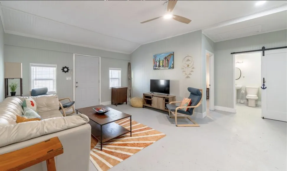 Single Family Residence For Sale in Galveston County , 5106 Avenue O, Galveston, Texas 77551, 3 Bedroom, 2 Bathroom, Garage spaces, 1,440 Sqft, built in 2011, Preowned, mls#21261151, Real Estate Agent in Galveston, Homes For Sale in Galveston county, Homes For Sale in Galveston, Realtor in Galveston Texas, Real Estate Brokerage Independent Realty Texas, Luminita Cordes Realtor