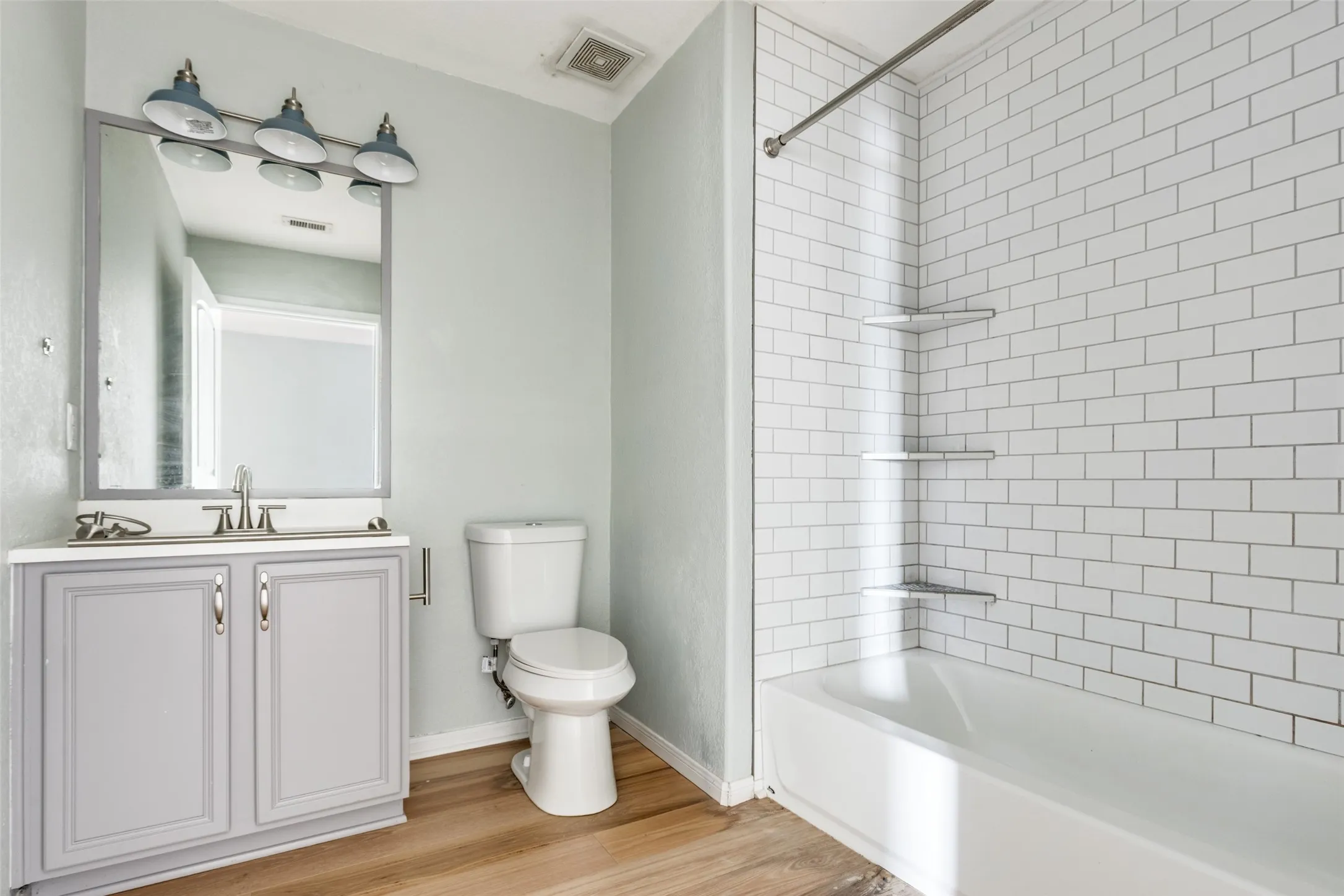 Single Family Residence For Sale in Galveston County , 5106 Avenue O, Galveston, Texas 77551, 3 Bedroom, 2 Bathroom, Garage spaces, 1,440 Sqft, built in 2011, Preowned, mls#21261151, Real Estate Agent in Galveston, Homes For Sale in Galveston county, Homes For Sale in Galveston, Realtor in Galveston Texas, Real Estate Brokerage Independent Realty Texas, Luminita Cordes Realtor