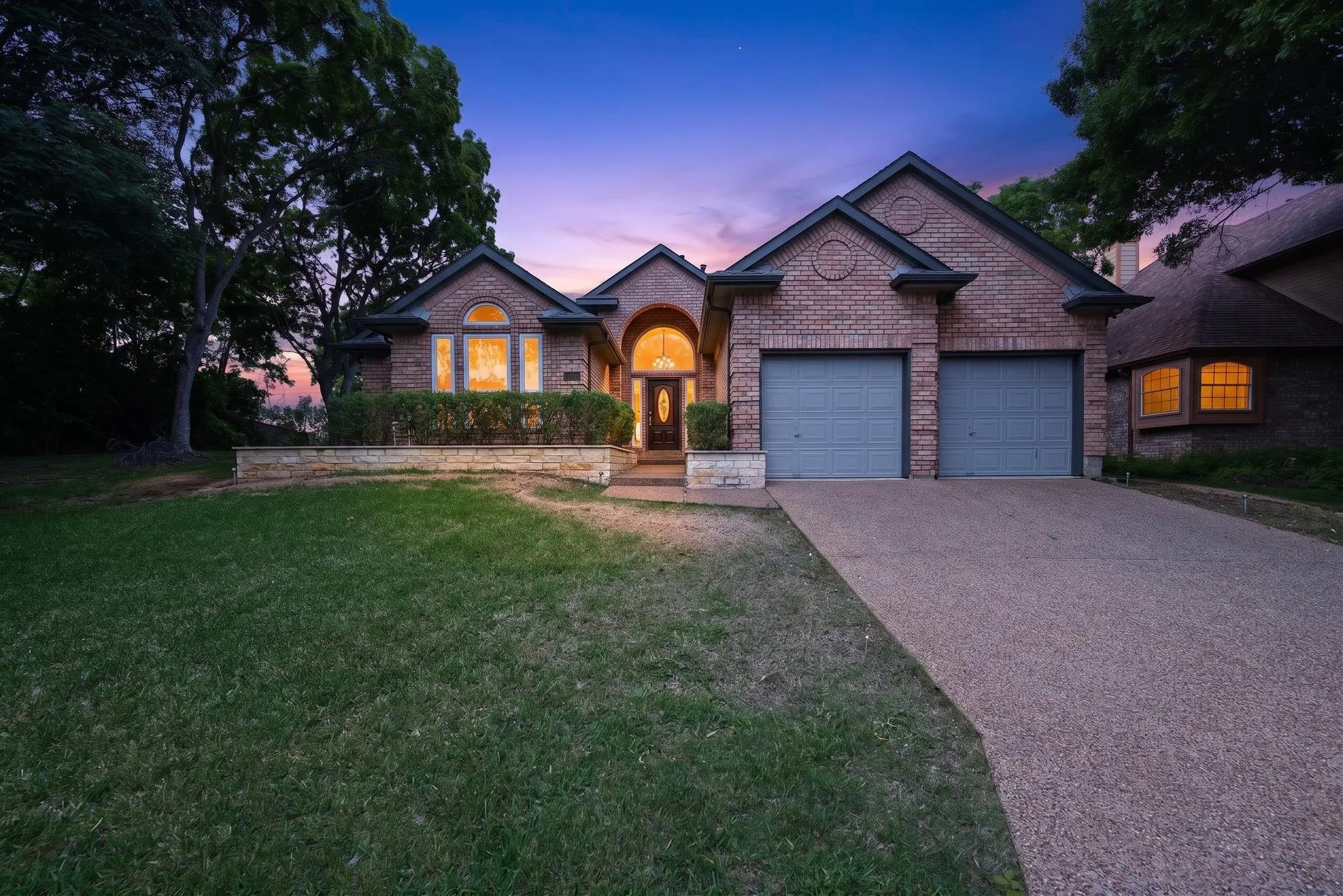 Single Family Residence For Sale in Denton County , 2365 Glen Ridge Drive, Highland Village, Texas 75077, 4 Bedroom, 3 Bathroom, 2 Garage spaces, 2,319 Sqft, built in 1990, mls#21258958, Real Estate Agent in Highland Village, Homes For Sale in Denton county, Homes For Sale in Highland Village, Realtor in Highland Village Texas, Real Estate Brokerage Independent Realty Texas, Luminita Cordes Realtor