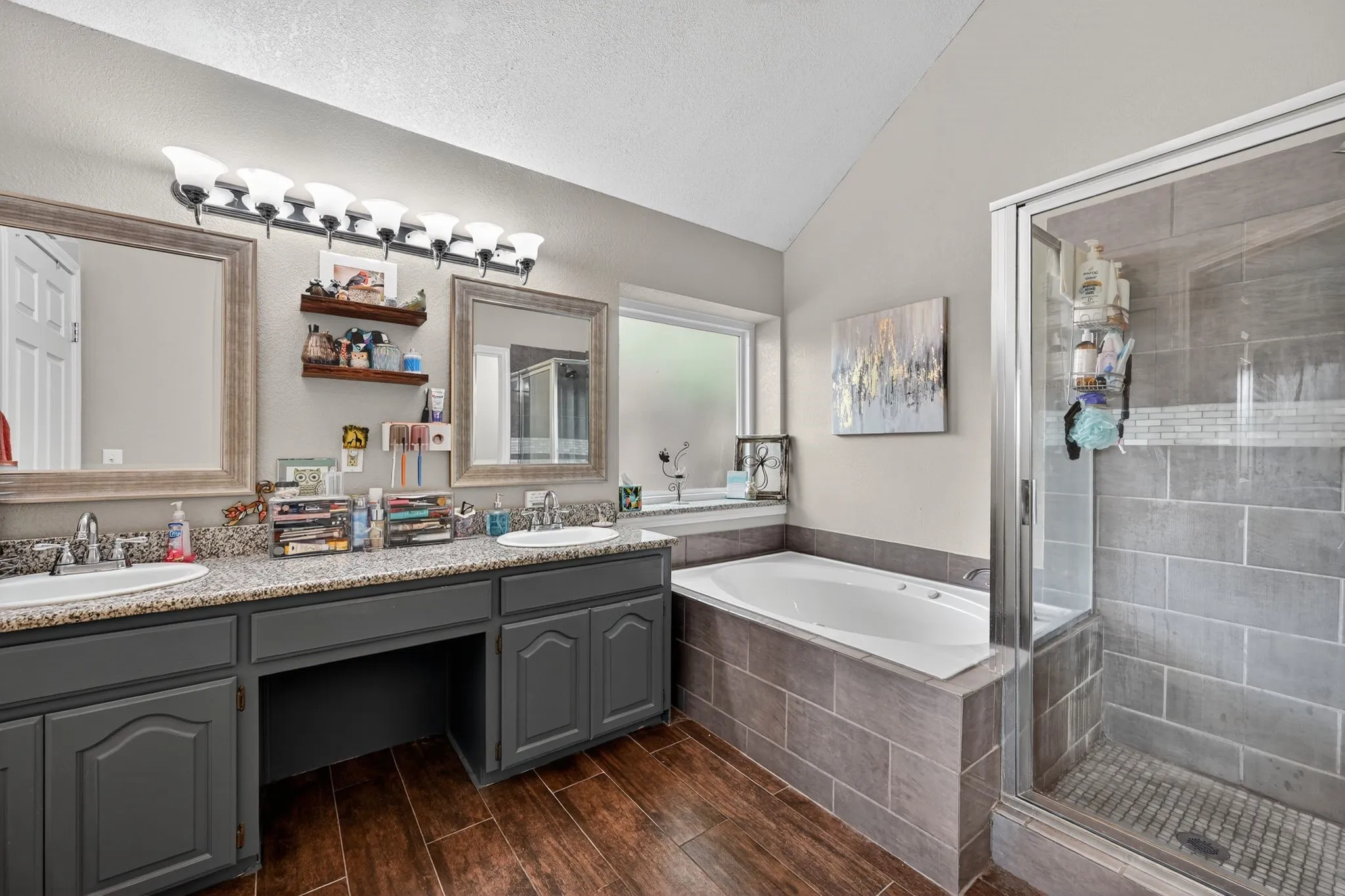 Single Family Residence For Sale in Denton County , 2365 Glen Ridge Drive, Highland Village, Texas 75077, 4 Bedroom, 3 Bathroom, 2 Garage spaces, 2,319 Sqft, built in 1990, mls#21258958, Real Estate Agent in Highland Village, Homes For Sale in Denton county, Homes For Sale in Highland Village, Realtor in Highland Village Texas, Real Estate Brokerage Independent Realty Texas, Luminita Cordes Realtor