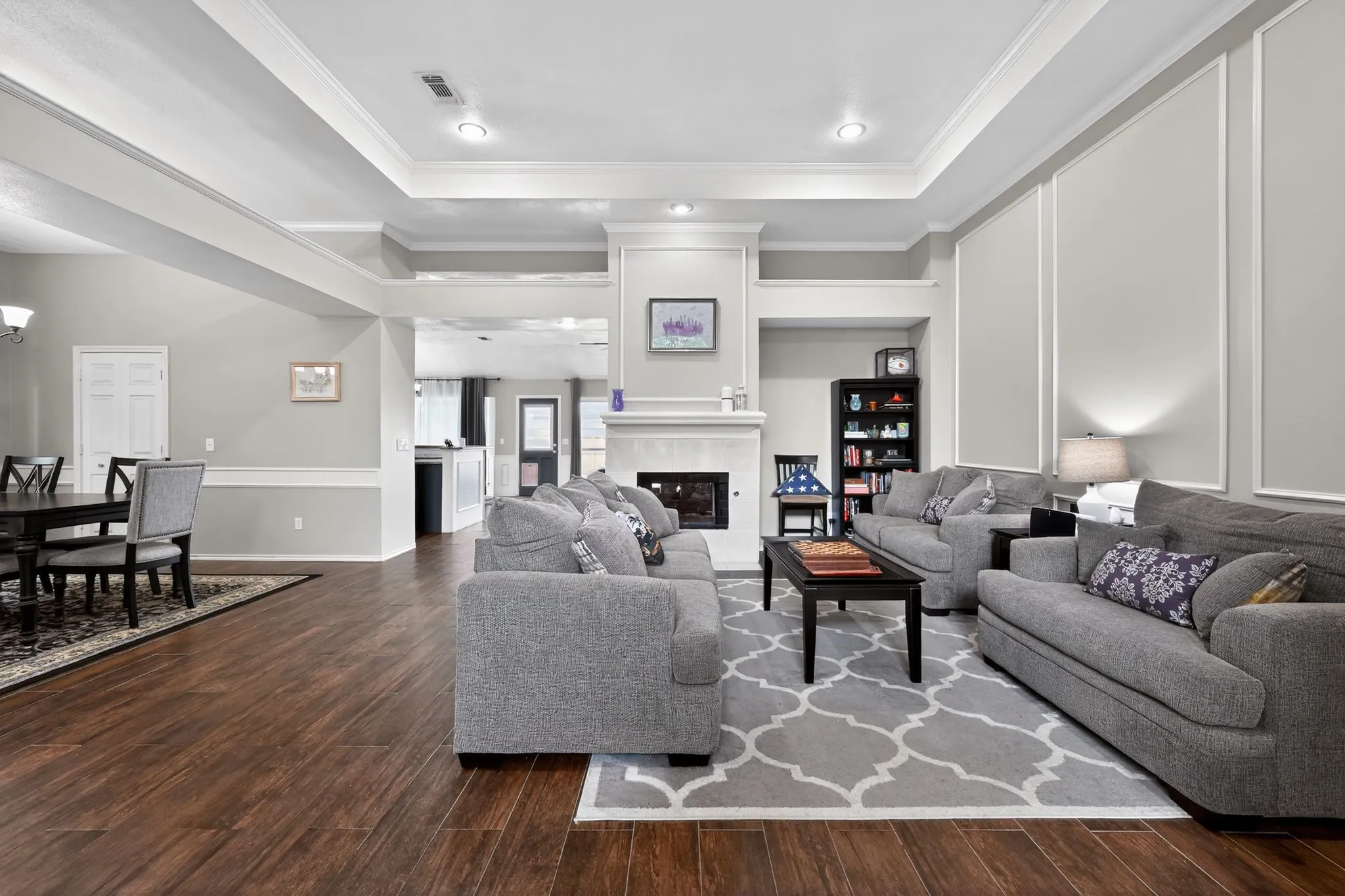 Single Family Residence For Sale in Denton County , 2365 Glen Ridge Drive, Highland Village, Texas 75077, 4 Bedroom, 3 Bathroom, 2 Garage spaces, 2,319 Sqft, built in 1990, mls#21258958, Real Estate Agent in Highland Village, Homes For Sale in Denton county, Homes For Sale in Highland Village, Realtor in Highland Village Texas, Real Estate Brokerage Independent Realty Texas, Luminita Cordes Realtor