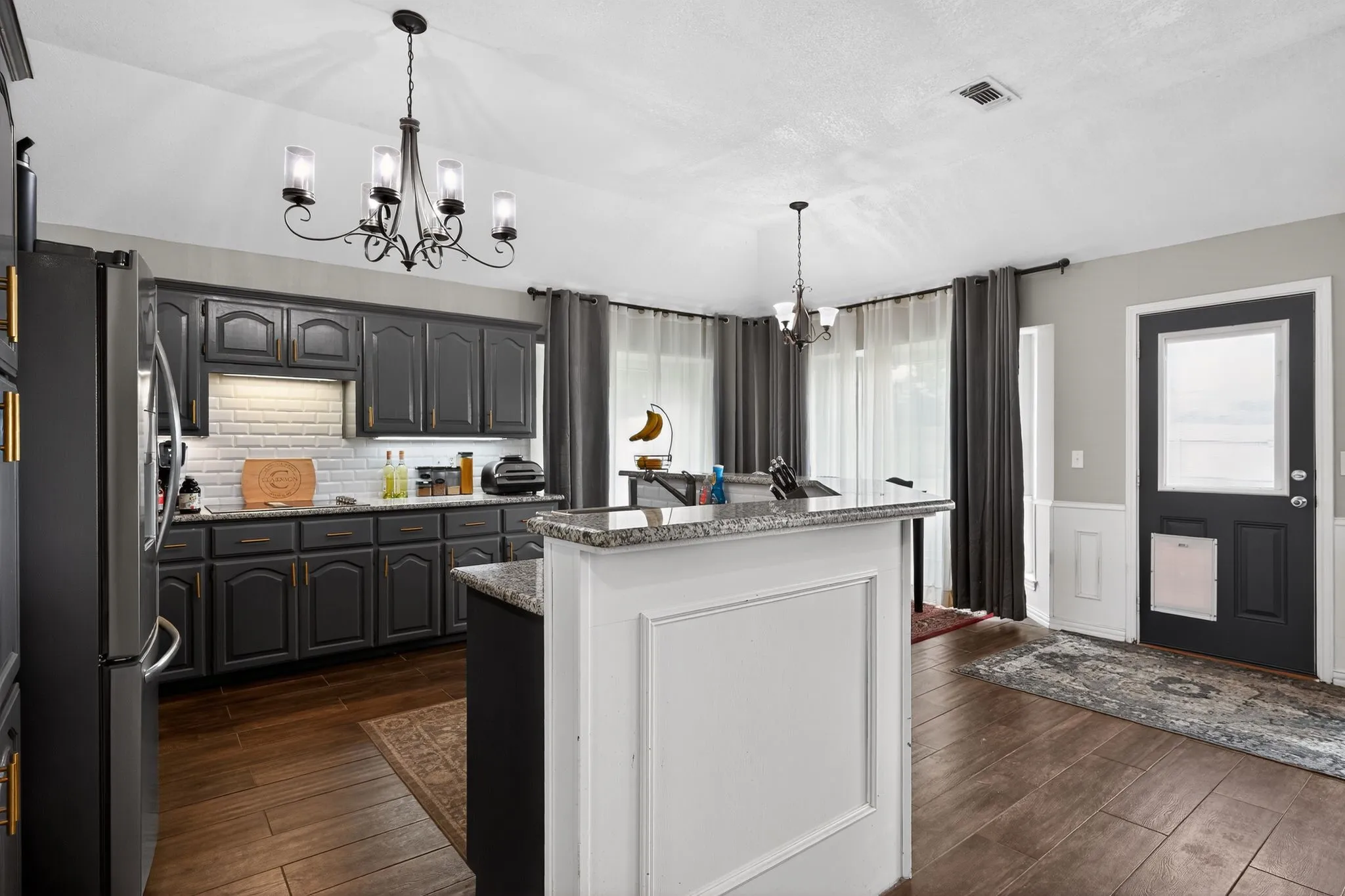 Single Family Residence For Sale in Denton County , 2365 Glen Ridge Drive, Highland Village, Texas 75077, 4 Bedroom, 3 Bathroom, 2 Garage spaces, 2,319 Sqft, built in 1990, mls#21258958, Real Estate Agent in Highland Village, Homes For Sale in Denton county, Homes For Sale in Highland Village, Realtor in Highland Village Texas, Real Estate Brokerage Independent Realty Texas, Luminita Cordes Realtor