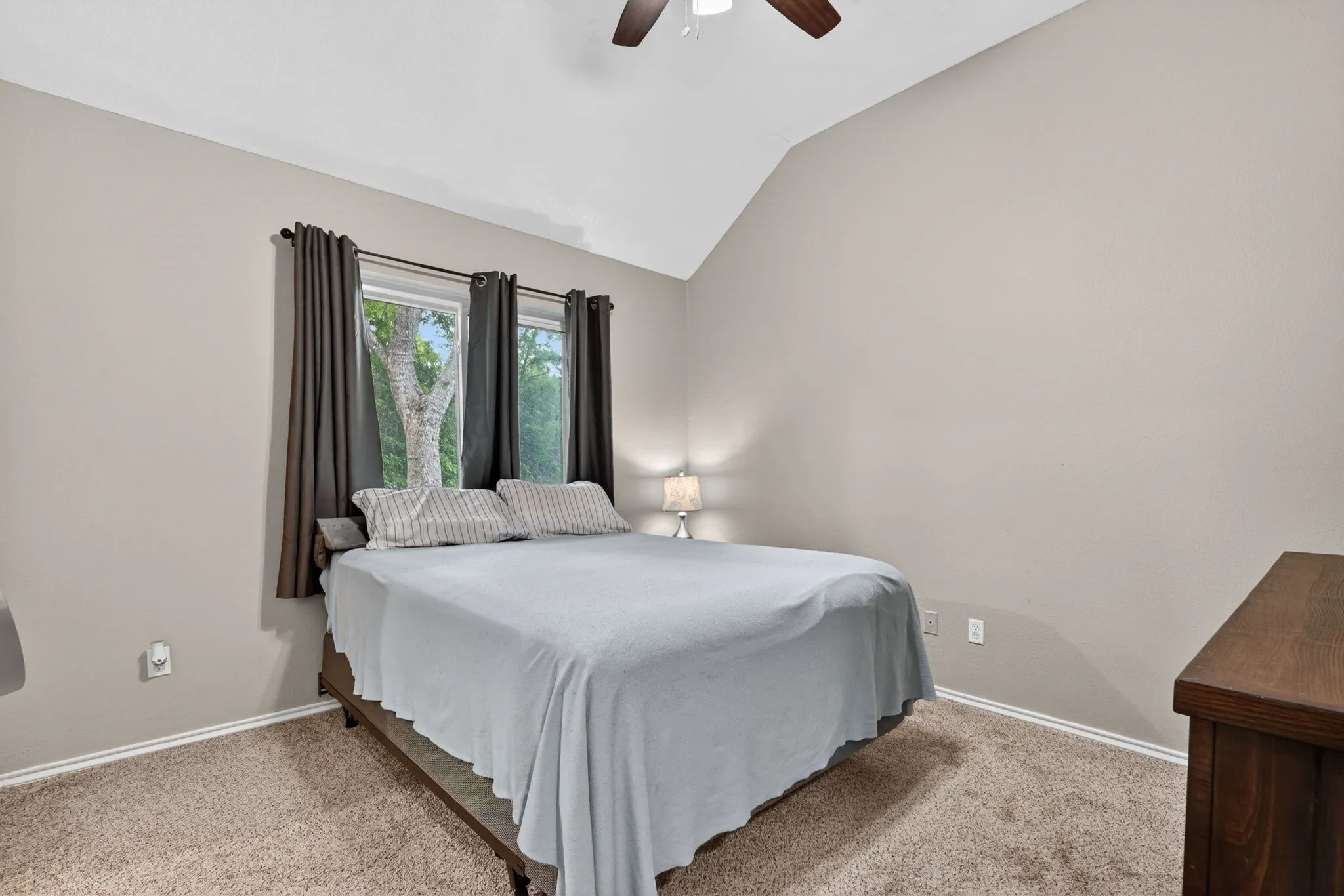 Single Family Residence For Sale in Denton County , 2365 Glen Ridge Drive, Highland Village, Texas 75077, 4 Bedroom, 3 Bathroom, 2 Garage spaces, 2,319 Sqft, built in 1990, mls#21258958, Real Estate Agent in Highland Village, Homes For Sale in Denton county, Homes For Sale in Highland Village, Realtor in Highland Village Texas, Real Estate Brokerage Independent Realty Texas, Luminita Cordes Realtor