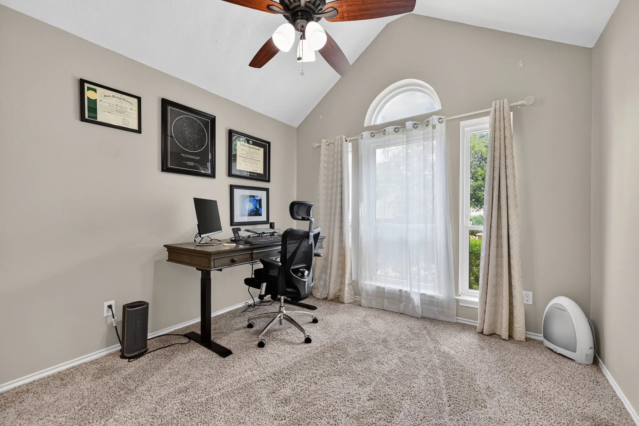 Single Family Residence For Sale in Denton County , 2365 Glen Ridge Drive, Highland Village, Texas 75077, 4 Bedroom, 3 Bathroom, 2 Garage spaces, 2,319 Sqft, built in 1990, mls#21258958, Real Estate Agent in Highland Village, Homes For Sale in Denton county, Homes For Sale in Highland Village, Realtor in Highland Village Texas, Real Estate Brokerage Independent Realty Texas, Luminita Cordes Realtor