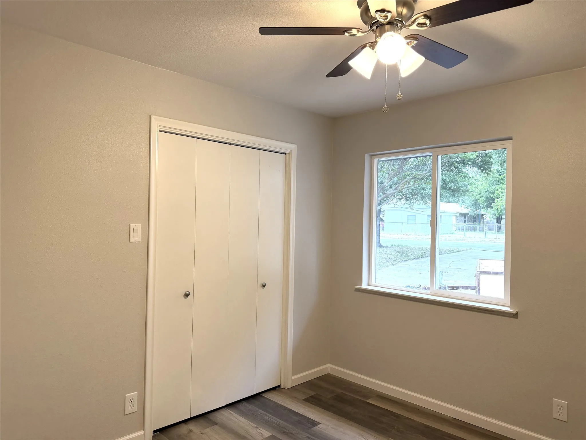 Single Family Residence For Sale in Grayson County , 1413 Blanton Place, Sherman, Texas 75092, 4 Bedroom, 2 Bathroom, 2 Garage spaces, 1,705 Sqft, built in 1966, Preowned, Price $274,900, mls#21259474, Real Estate Agent in Sherman, Homes For Sale in Grayson county, Homes For Sale in Sherman, Realtor in Sherman Texas, Real Estate Brokerage Independent Realty Texas, Luminita Cordes Realtor