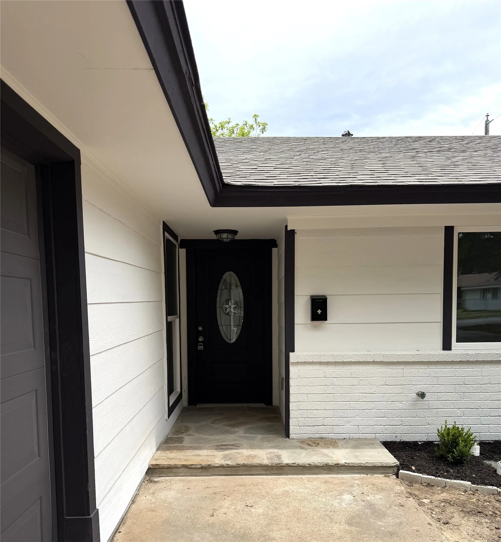 Single Family Residence For Sale in Grayson County , 1413 Blanton Place, Sherman, Texas 75092, 4 Bedroom, 2 Bathroom, 2 Garage spaces, 1,705 Sqft, built in 1966, Preowned, Price $274,900, mls#21259474, Real Estate Agent in Sherman, Homes For Sale in Grayson county, Homes For Sale in Sherman, Realtor in Sherman Texas, Real Estate Brokerage Independent Realty Texas, Luminita Cordes Realtor