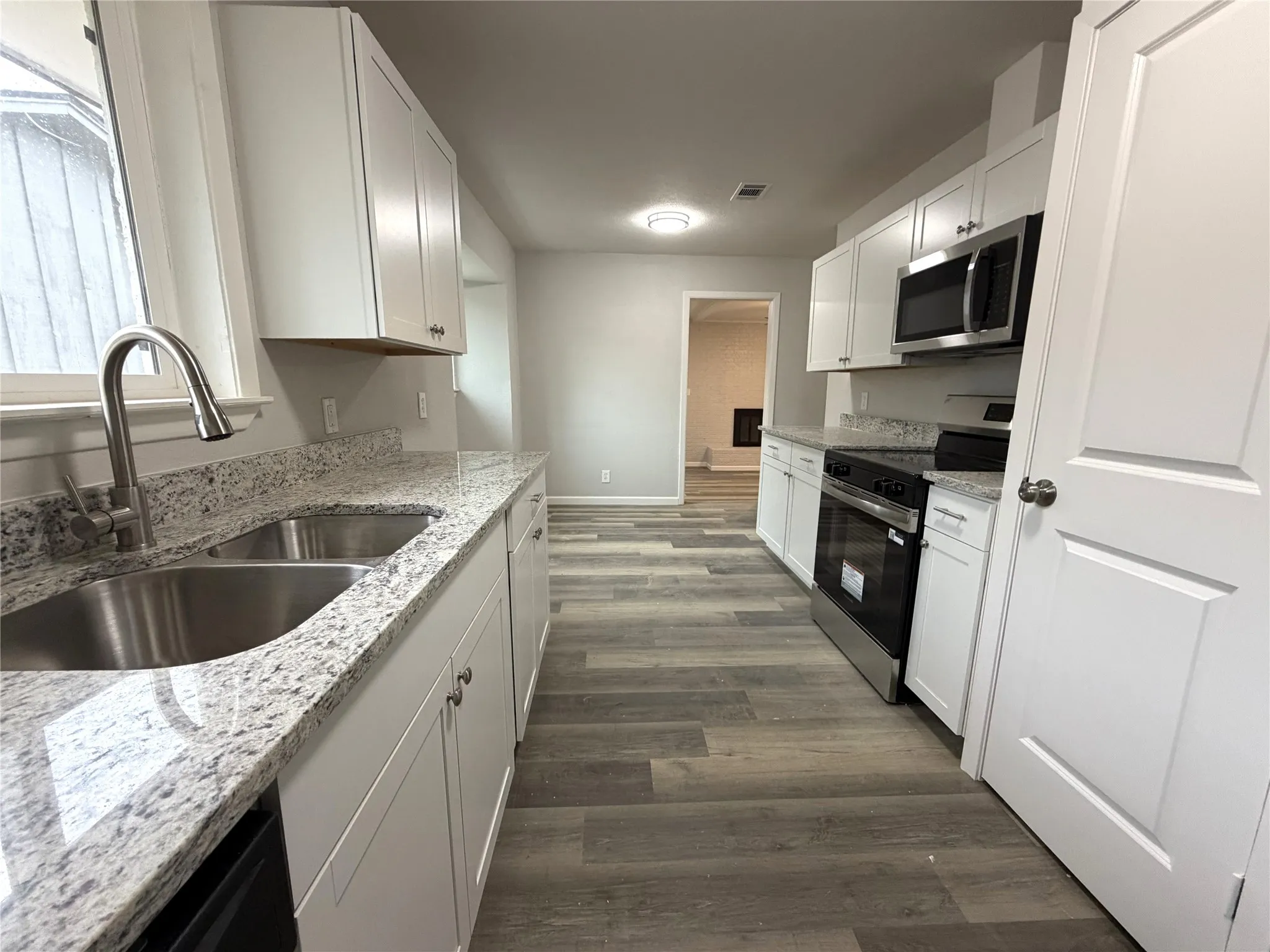 Single Family Residence For Sale in Grayson County , 1413 Blanton Place, Sherman, Texas 75092, 4 Bedroom, 2 Bathroom, 2 Garage spaces, 1,705 Sqft, built in 1966, Preowned, Price $274,900, mls#21259474, Real Estate Agent in Sherman, Homes For Sale in Grayson county, Homes For Sale in Sherman, Realtor in Sherman Texas, Real Estate Brokerage Independent Realty Texas, Luminita Cordes Realtor