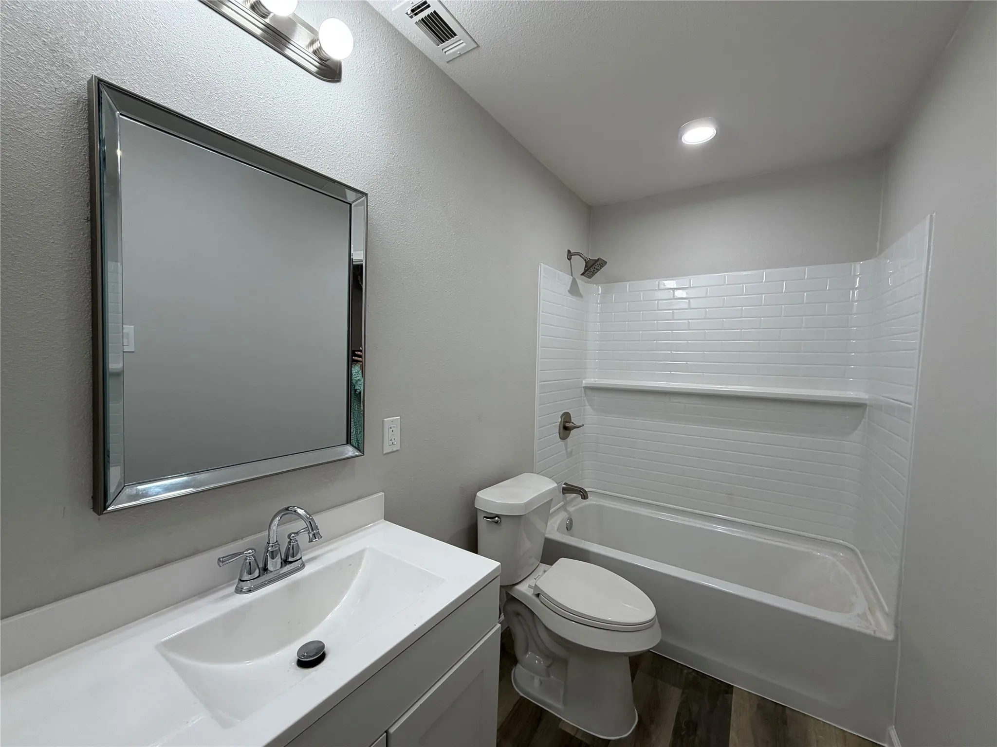 Single Family Residence For Sale in Grayson County , 1413 Blanton Place, Sherman, Texas 75092, 4 Bedroom, 2 Bathroom, 2 Garage spaces, 1,705 Sqft, built in 1966, Preowned, Price $274,900, mls#21259474, Real Estate Agent in Sherman, Homes For Sale in Grayson county, Homes For Sale in Sherman, Realtor in Sherman Texas, Real Estate Brokerage Independent Realty Texas, Luminita Cordes Realtor