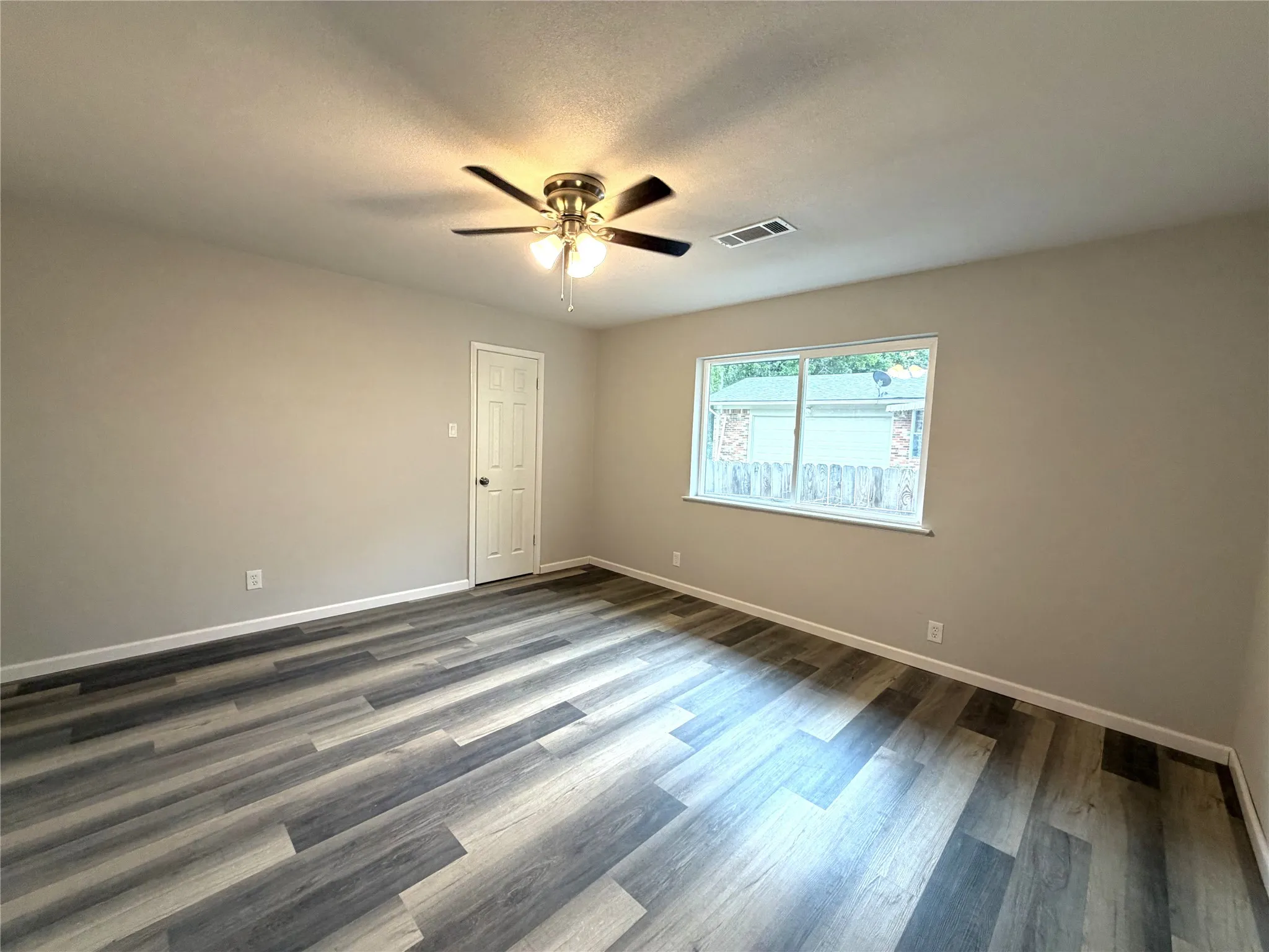 Single Family Residence For Sale in Grayson County , 1413 Blanton Place, Sherman, Texas 75092, 4 Bedroom, 2 Bathroom, 2 Garage spaces, 1,705 Sqft, built in 1966, Preowned, Price $274,900, mls#21259474, Real Estate Agent in Sherman, Homes For Sale in Grayson county, Homes For Sale in Sherman, Realtor in Sherman Texas, Real Estate Brokerage Independent Realty Texas, Luminita Cordes Realtor
