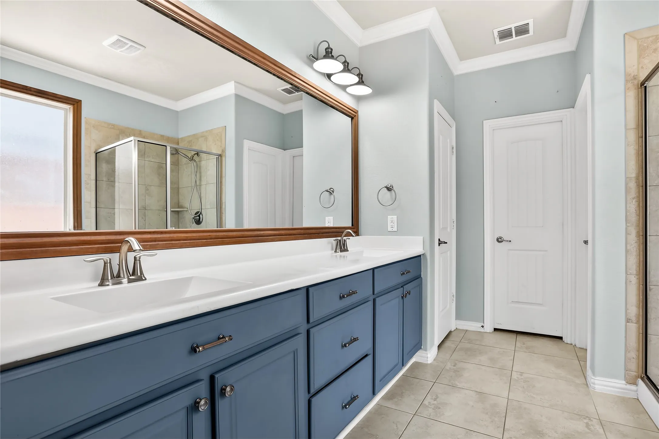 Single Family Residence For Sale in Collin County , 1005 Park Meadow Lane, Mc Kinney, Texas 75071, 4 Bedrooms, 4 Bathrooms, 2 Garage spaces, 2,705 Sqft, built in 2013, Preowned, Price $539,000, mls#21261203, Real Estate Agent in Mc Kinney, Homes For Sale in Collin county, Homes For Sale in Mc Kinney, Realtor in Mc Kinney Texas, Real Estate Brokerage Independent Realty Texas, Luminita Cordes Realtor