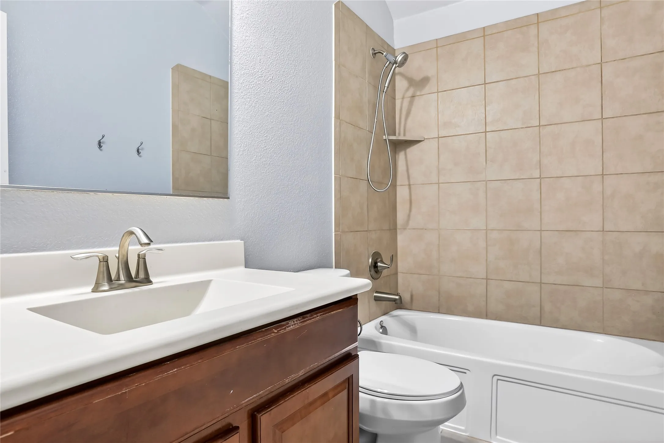Single Family Residence For Sale in Collin County , 1005 Park Meadow Lane, Mc Kinney, Texas 75071, 4 Bedrooms, 4 Bathrooms, 2 Garage spaces, 2,705 Sqft, built in 2013, Preowned, Price $539,000, mls#21261203, Real Estate Agent in Mc Kinney, Homes For Sale in Collin county, Homes For Sale in Mc Kinney, Realtor in Mc Kinney Texas, Real Estate Brokerage Independent Realty Texas, Luminita Cordes Realtor