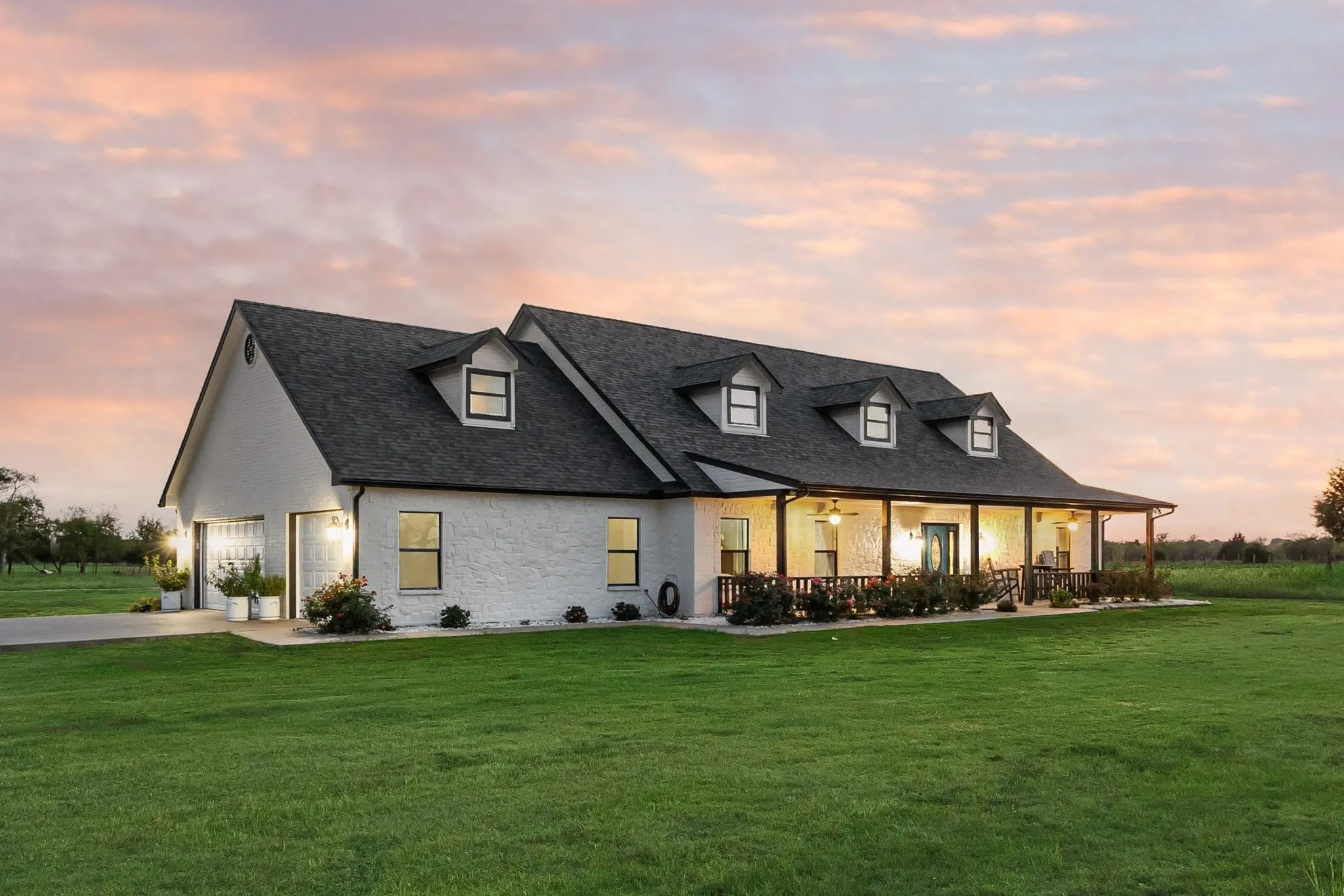 Farm For Sale in Kaufman County , 6880 County Road 4042, Kemp, Texas 75143, 4 Bedroom, 3 Bathroom, 3 Garage spaces, 3,786 Sqft, built in 2008, Preowned, mls#21261259, Real Estate Agent in Kemp, Homes For Sale in Kaufman county, Homes For Sale in Kemp, Realtor in Kemp Texas, Real Estate Brokerage Independent Realty Texas, Luminita Cordes Realtor