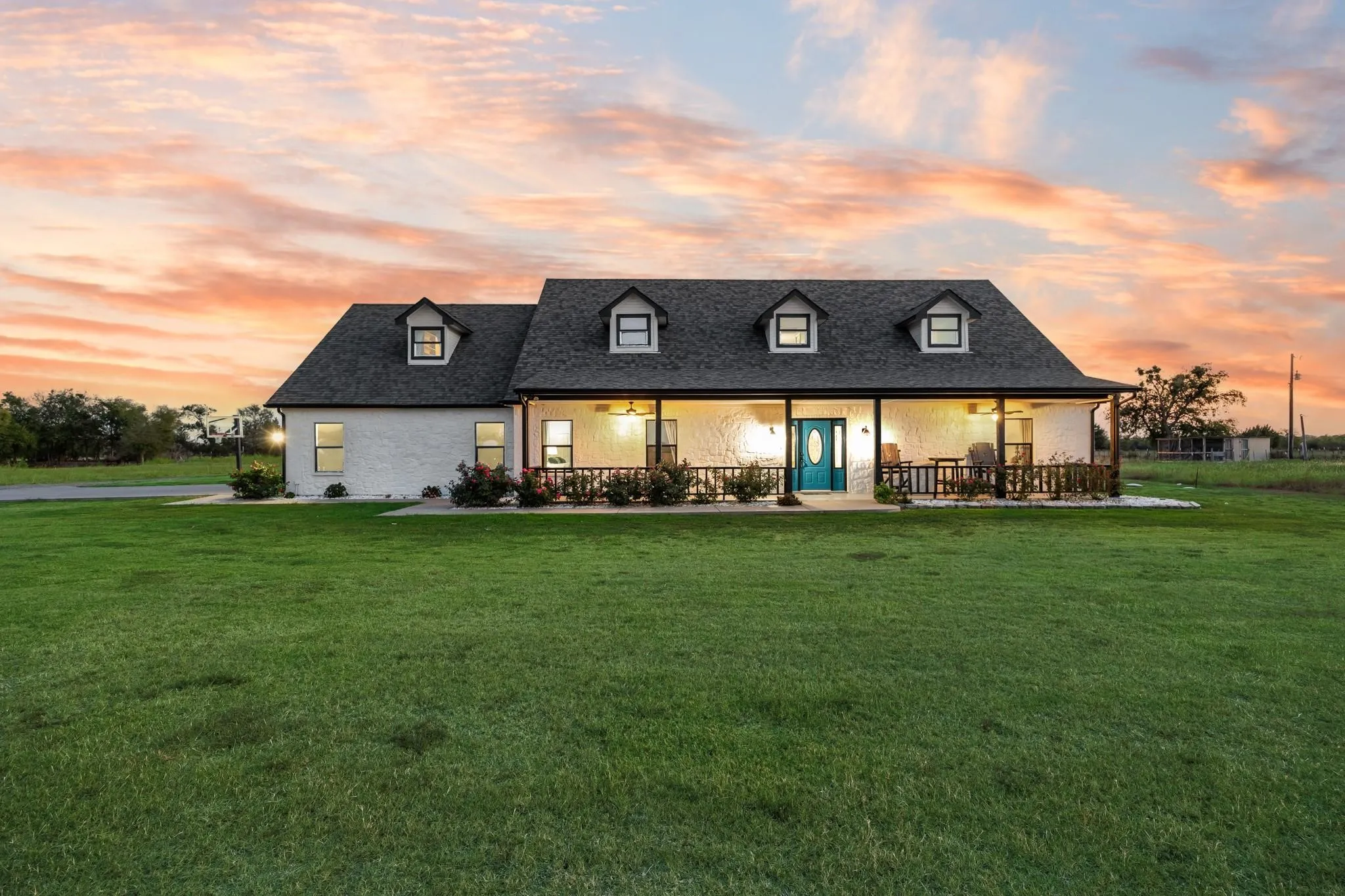 Farm For Sale in Kaufman County , 6880 County Road 4042, Kemp, Texas 75143, 4 Bedroom, 3 Bathroom, 3 Garage spaces, 3,786 Sqft, built in 2008, Preowned, mls#21261259, Real Estate Agent in Kemp, Homes For Sale in Kaufman county, Homes For Sale in Kemp, Realtor in Kemp Texas, Real Estate Brokerage Independent Realty Texas, Luminita Cordes Realtor