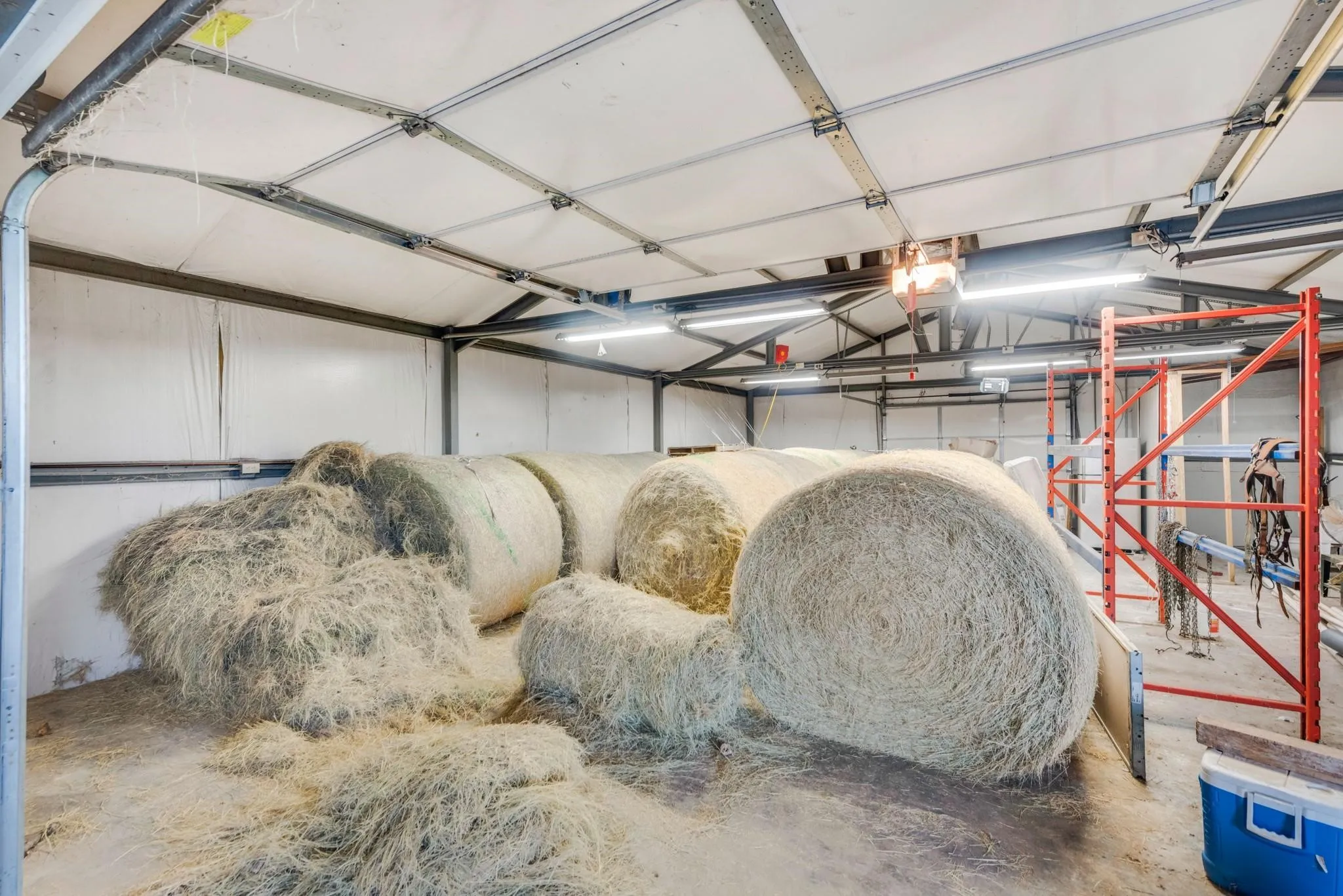 Farm For Sale in Kaufman County , 6880 County Road 4042, Kemp, Texas 75143, 4 Bedroom, 3 Bathroom, 3 Garage spaces, 3,786 Sqft, built in 2008, Preowned, mls#21261259, Real Estate Agent in Kemp, Homes For Sale in Kaufman county, Homes For Sale in Kemp, Realtor in Kemp Texas, Real Estate Brokerage Independent Realty Texas, Luminita Cordes Realtor