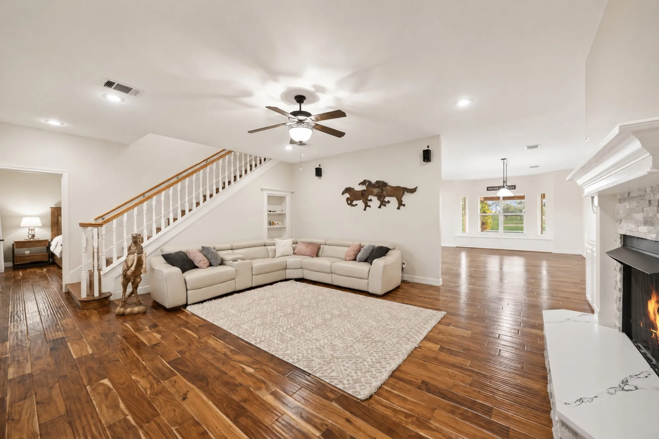 Farm For Sale in Kaufman County , 6880 County Road 4042, Kemp, Texas 75143, 4 Bedroom, 3 Bathroom, 3 Garage spaces, 3,786 Sqft, built in 2008, Preowned, mls#21261259, Real Estate Agent in Kemp, Homes For Sale in Kaufman county, Homes For Sale in Kemp, Realtor in Kemp Texas, Real Estate Brokerage Independent Realty Texas, Luminita Cordes Realtor
