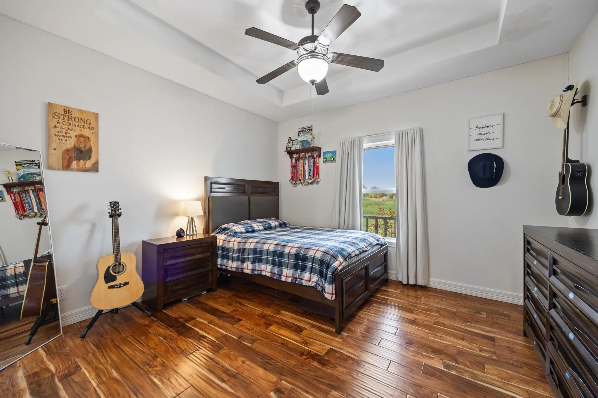 Farm For Sale in Kaufman County , 6880 County Road 4042, Kemp, Texas 75143, 4 Bedroom, 3 Bathroom, 3 Garage spaces, 3,786 Sqft, built in 2008, Preowned, mls#21261259, Real Estate Agent in Kemp, Homes For Sale in Kaufman county, Homes For Sale in Kemp, Realtor in Kemp Texas, Real Estate Brokerage Independent Realty Texas, Luminita Cordes Realtor