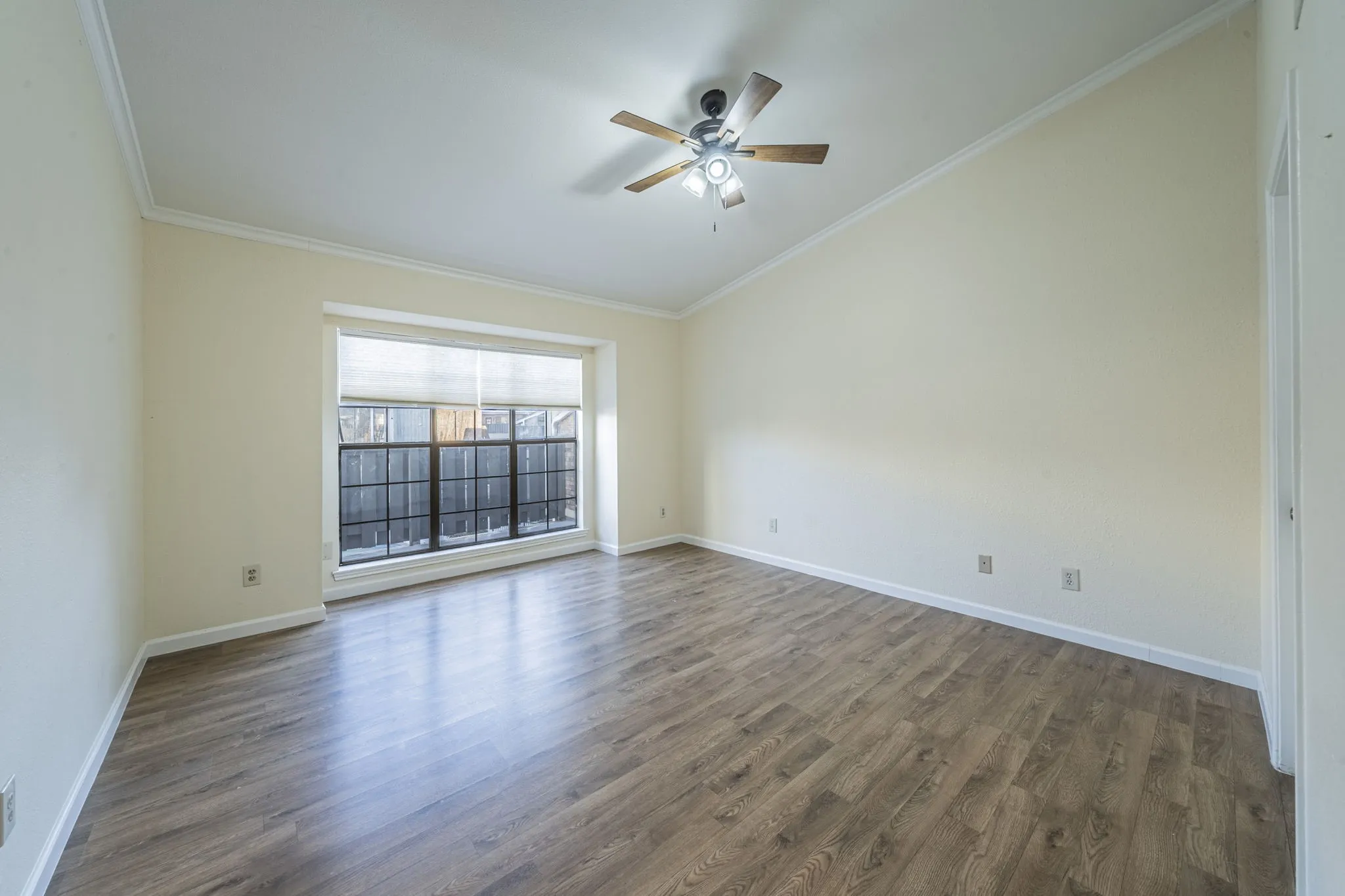 Condominium For Sale in Tarrant County , 2733 Silver Creek Drive 205, Arlington, Texas 76006, 2 Bedrooms, 2 Bathrooms, Garage spaces, 952 Sqft, built in 1983, Price $179,500, mls#21261268, Real Estate Agent in Arlington, Homes For Sale in Tarrant county, Homes For Sale in Arlington, Realtor in Arlington Texas, Real Estate Brokerage Independent Realty Texas, Luminita Cordes Realtor