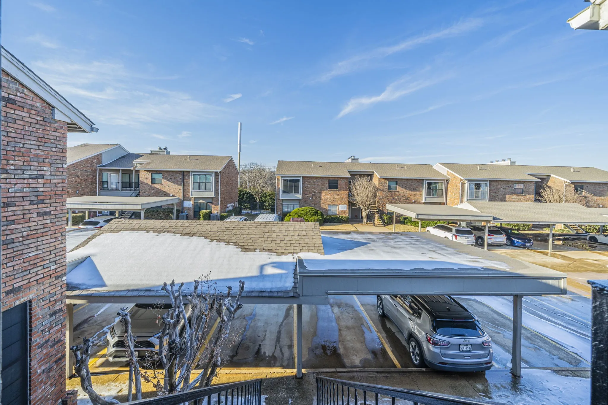 Condominium For Sale in Tarrant County , 2733 Silver Creek Drive 205, Arlington, Texas 76006, 2 Bedrooms, 2 Bathrooms, Garage spaces, 952 Sqft, built in 1983, Price $179,500, mls#21261268, Real Estate Agent in Arlington, Homes For Sale in Tarrant county, Homes For Sale in Arlington, Realtor in Arlington Texas, Real Estate Brokerage Independent Realty Texas, Luminita Cordes Realtor