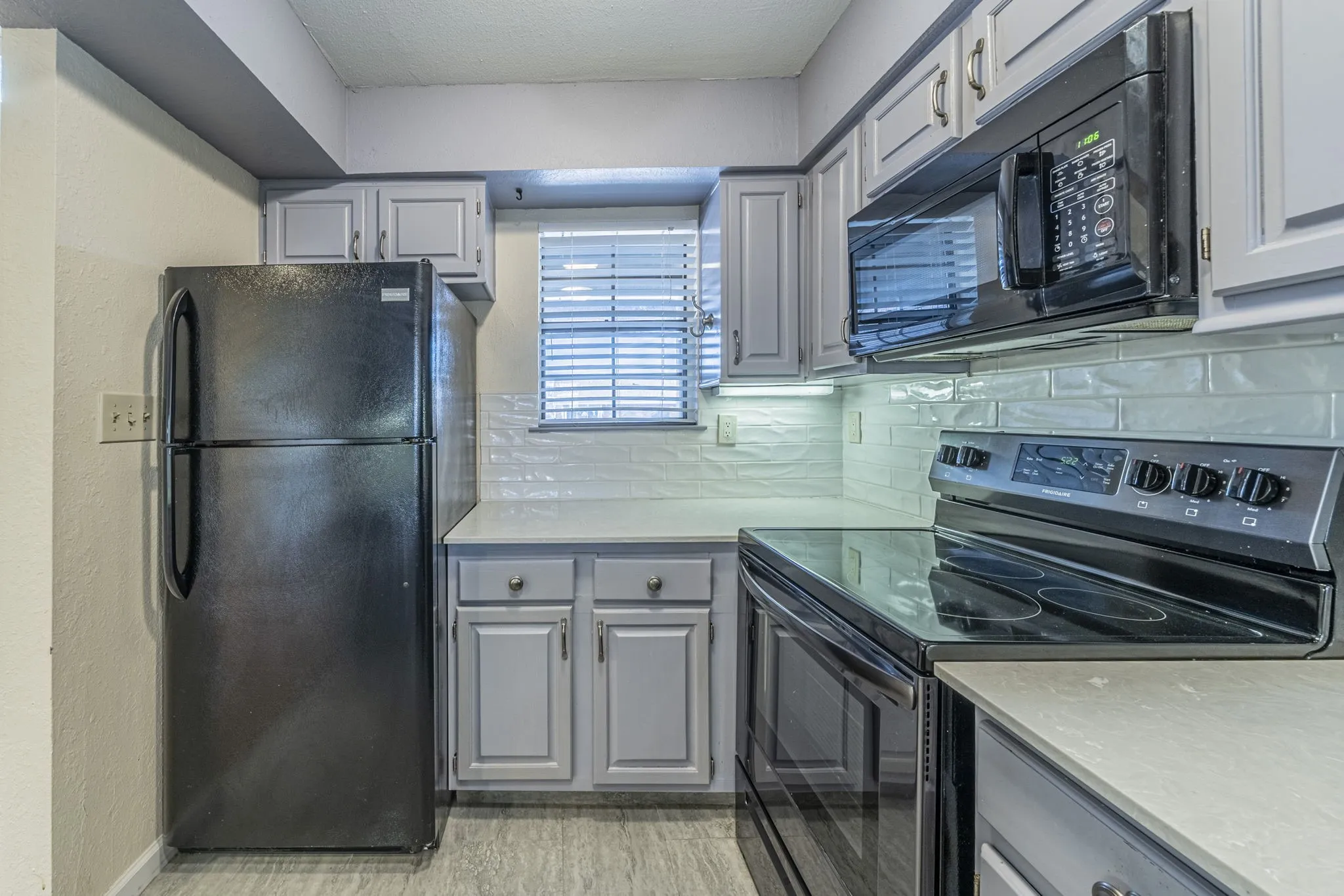 Condominium For Sale in Tarrant County , 2733 Silver Creek Drive 205, Arlington, Texas 76006, 2 Bedrooms, 2 Bathrooms, Garage spaces, 952 Sqft, built in 1983, Price $179,500, mls#21261268, Real Estate Agent in Arlington, Homes For Sale in Tarrant county, Homes For Sale in Arlington, Realtor in Arlington Texas, Real Estate Brokerage Independent Realty Texas, Luminita Cordes Realtor