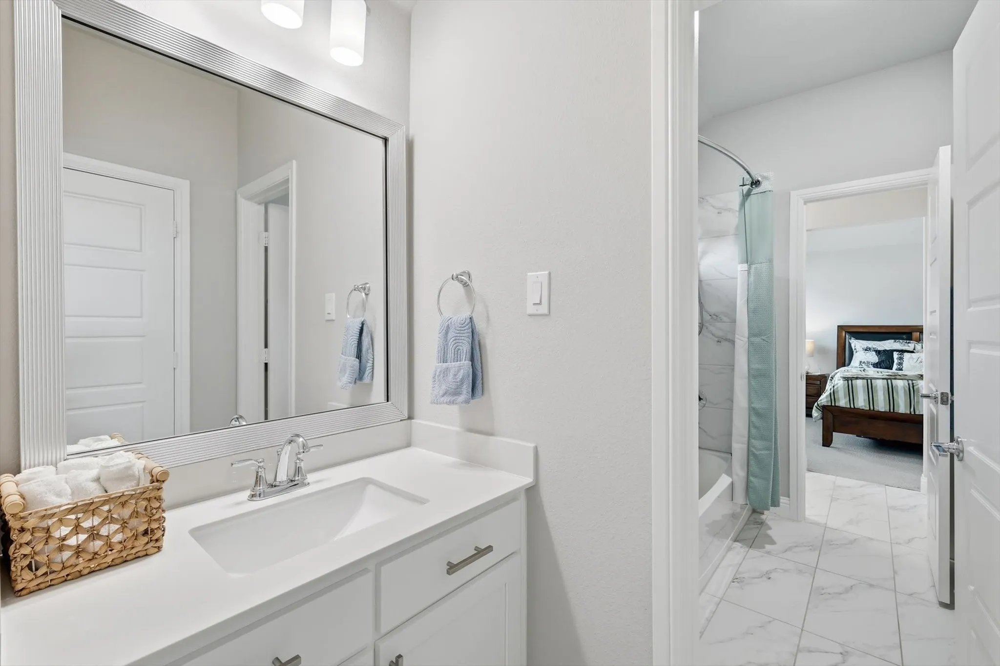 Single Family Residence For Sale in Collin County , 2472 Bainbridge Drive, Allen, Texas 75013, 4 Bedroom, 4 Bathroom, 2 Garage spaces, 3,512 Sqft, built in 2021, Preowned, mls#21260165, Real Estate Agent in Allen, Homes For Sale in Collin county, Homes For Sale in Allen, Realtor in Allen Texas, Real Estate Brokerage Independent Realty Texas, Luminita Cordes Realtor