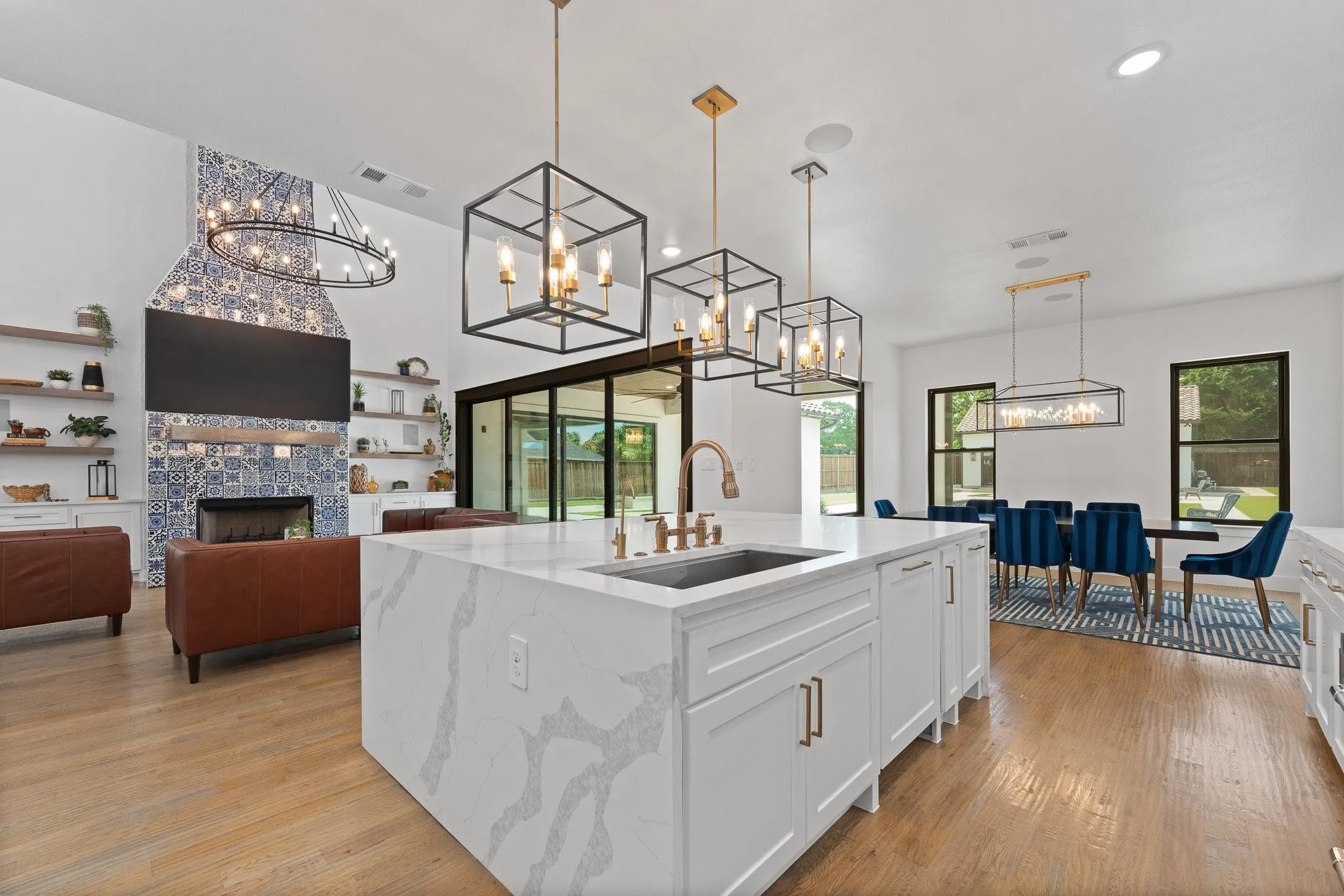 Single Family Residence For Sale in Tarrant County , 613 Wildcat Way, Kennedale, Texas 76060, 5 Bedroom, 8 Bathroom, 2 Garage spaces, 4,061 Sqft, built in 2021, Preowned, mls#21261254, Real Estate Agent in Kennedale, Homes For Sale in Tarrant county, Homes For Sale in Kennedale, Realtor in Kennedale Texas, Real Estate Brokerage Independent Realty Texas, Luminita Cordes Realtor