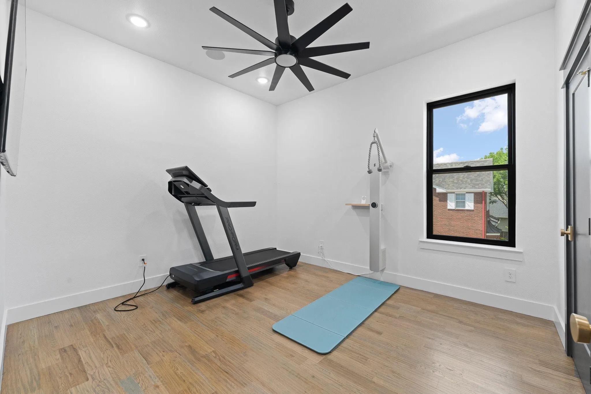 Single Family Residence For Sale in Tarrant County , 613 Wildcat Way, Kennedale, Texas 76060, 5 Bedroom, 8 Bathroom, 2 Garage spaces, 4,061 Sqft, built in 2021, Preowned, mls#21261254, Real Estate Agent in Kennedale, Homes For Sale in Tarrant county, Homes For Sale in Kennedale, Realtor in Kennedale Texas, Real Estate Brokerage Independent Realty Texas, Luminita Cordes Realtor