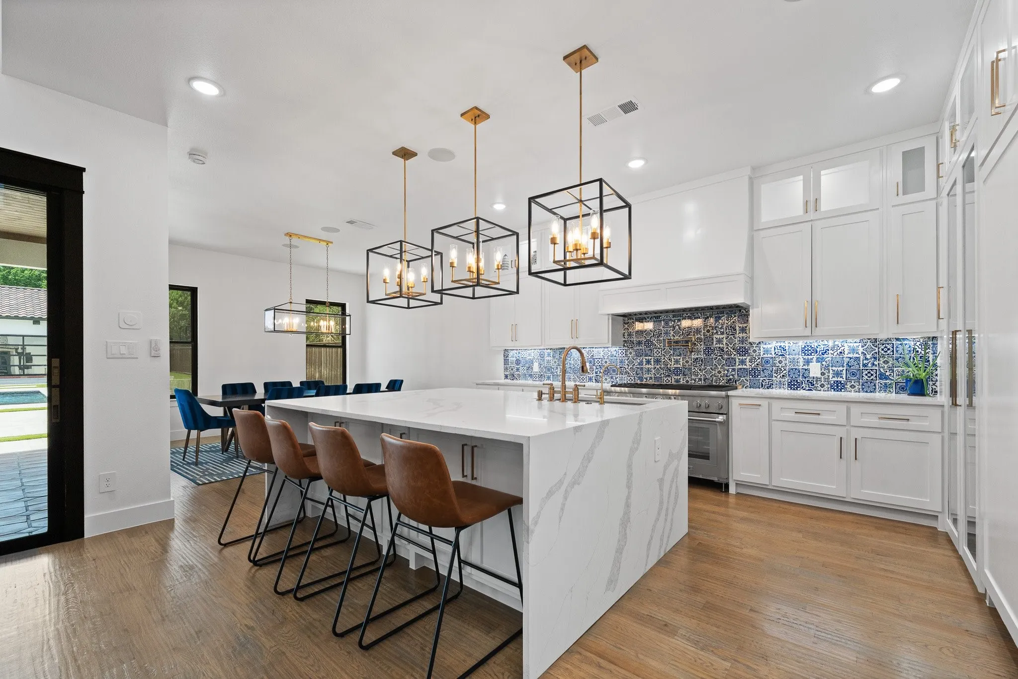 Single Family Residence For Sale in Tarrant County , 613 Wildcat Way, Kennedale, Texas 76060, 5 Bedroom, 8 Bathroom, 2 Garage spaces, 4,061 Sqft, built in 2021, Preowned, mls#21261254, Real Estate Agent in Kennedale, Homes For Sale in Tarrant county, Homes For Sale in Kennedale, Realtor in Kennedale Texas, Real Estate Brokerage Independent Realty Texas, Luminita Cordes Realtor