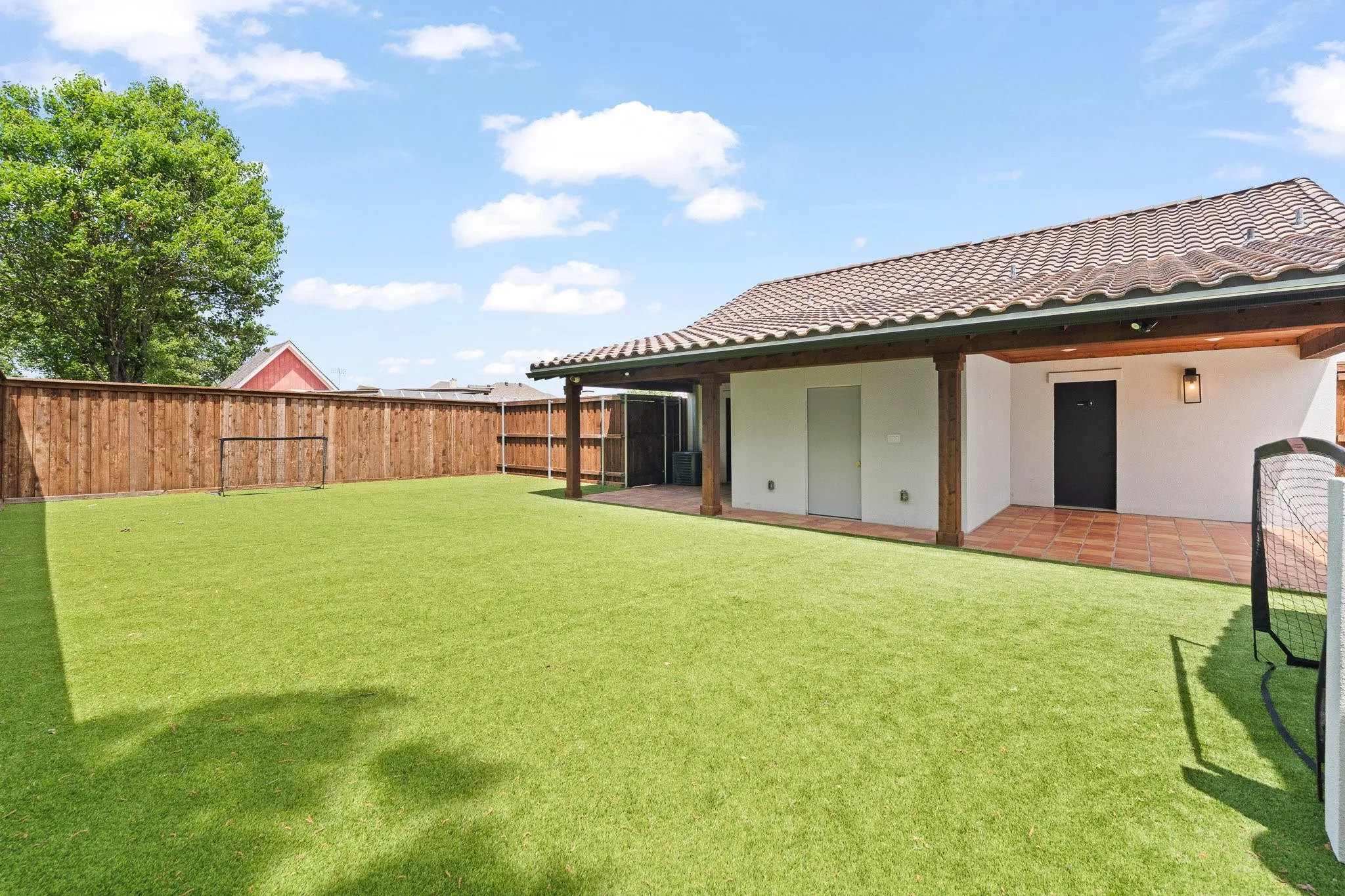 Single Family Residence For Sale in Tarrant County , 613 Wildcat Way, Kennedale, Texas 76060, 5 Bedroom, 8 Bathroom, 2 Garage spaces, 4,061 Sqft, built in 2021, Preowned, mls#21261254, Real Estate Agent in Kennedale, Homes For Sale in Tarrant county, Homes For Sale in Kennedale, Realtor in Kennedale Texas, Real Estate Brokerage Independent Realty Texas, Luminita Cordes Realtor