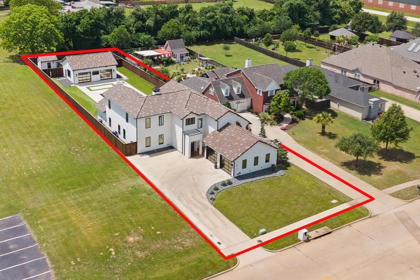 Single Family Residence For Sale in Tarrant County , 613 Wildcat Way, Kennedale, Texas 76060, 5 Bedroom, 8 Bathroom, 2 Garage spaces, 4,061 Sqft, built in 2021, Preowned, mls#21261254, Real Estate Agent in Kennedale, Homes For Sale in Tarrant county, Homes For Sale in Kennedale, Realtor in Kennedale Texas, Real Estate Brokerage Independent Realty Texas, Luminita Cordes Realtor