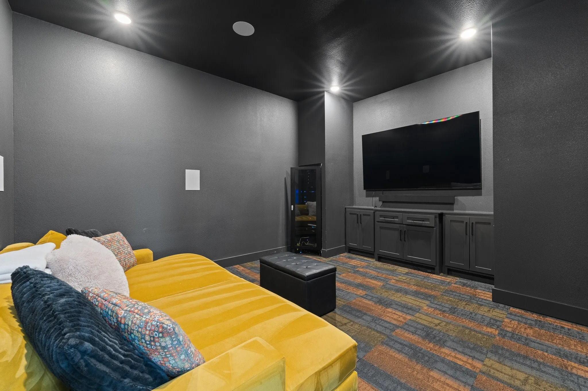 Single Family Residence For Sale in Tarrant County , 613 Wildcat Way, Kennedale, Texas 76060, 5 Bedroom, 8 Bathroom, 2 Garage spaces, 4,061 Sqft, built in 2021, Preowned, mls#21261254, Real Estate Agent in Kennedale, Homes For Sale in Tarrant county, Homes For Sale in Kennedale, Realtor in Kennedale Texas, Real Estate Brokerage Independent Realty Texas, Luminita Cordes Realtor